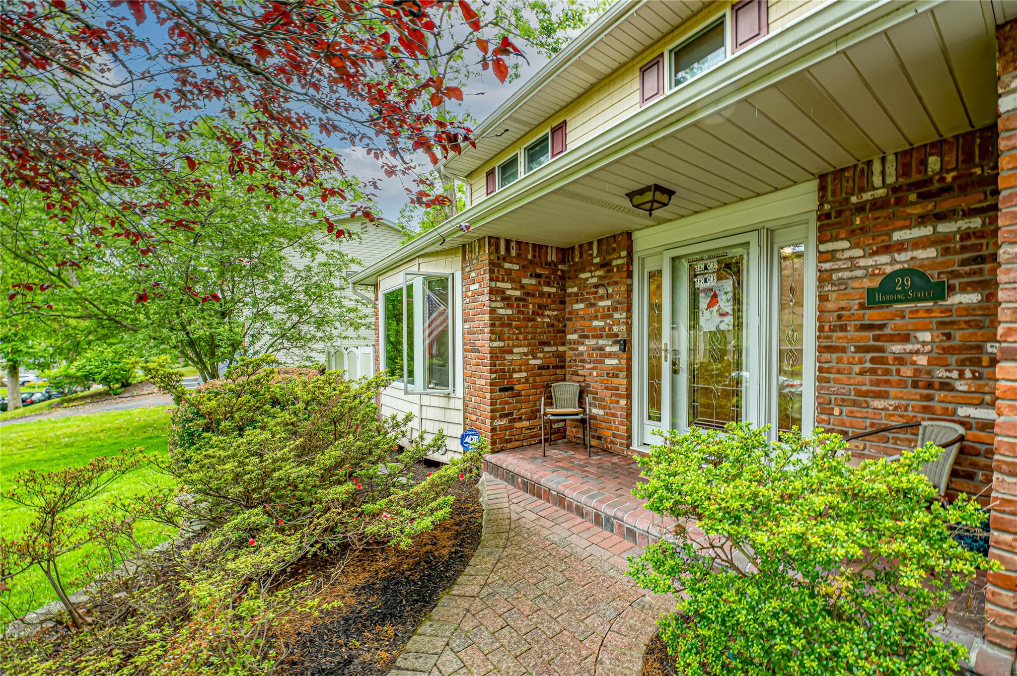 29 Harding Street, Smithtown, NY 11787