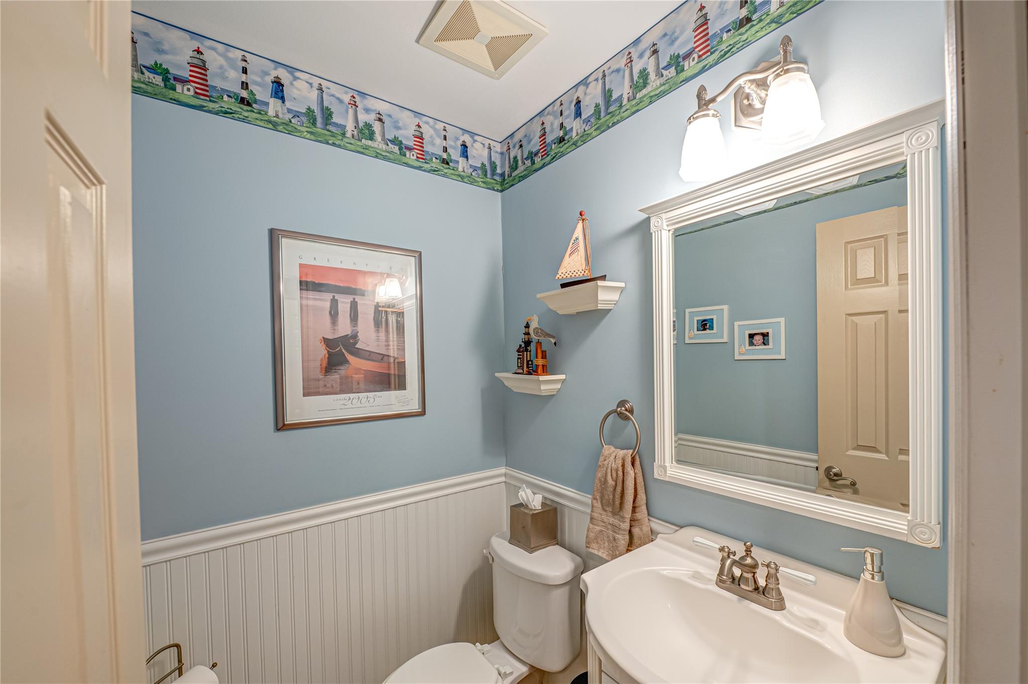 29 Harding Street, Smithtown, NY 11787