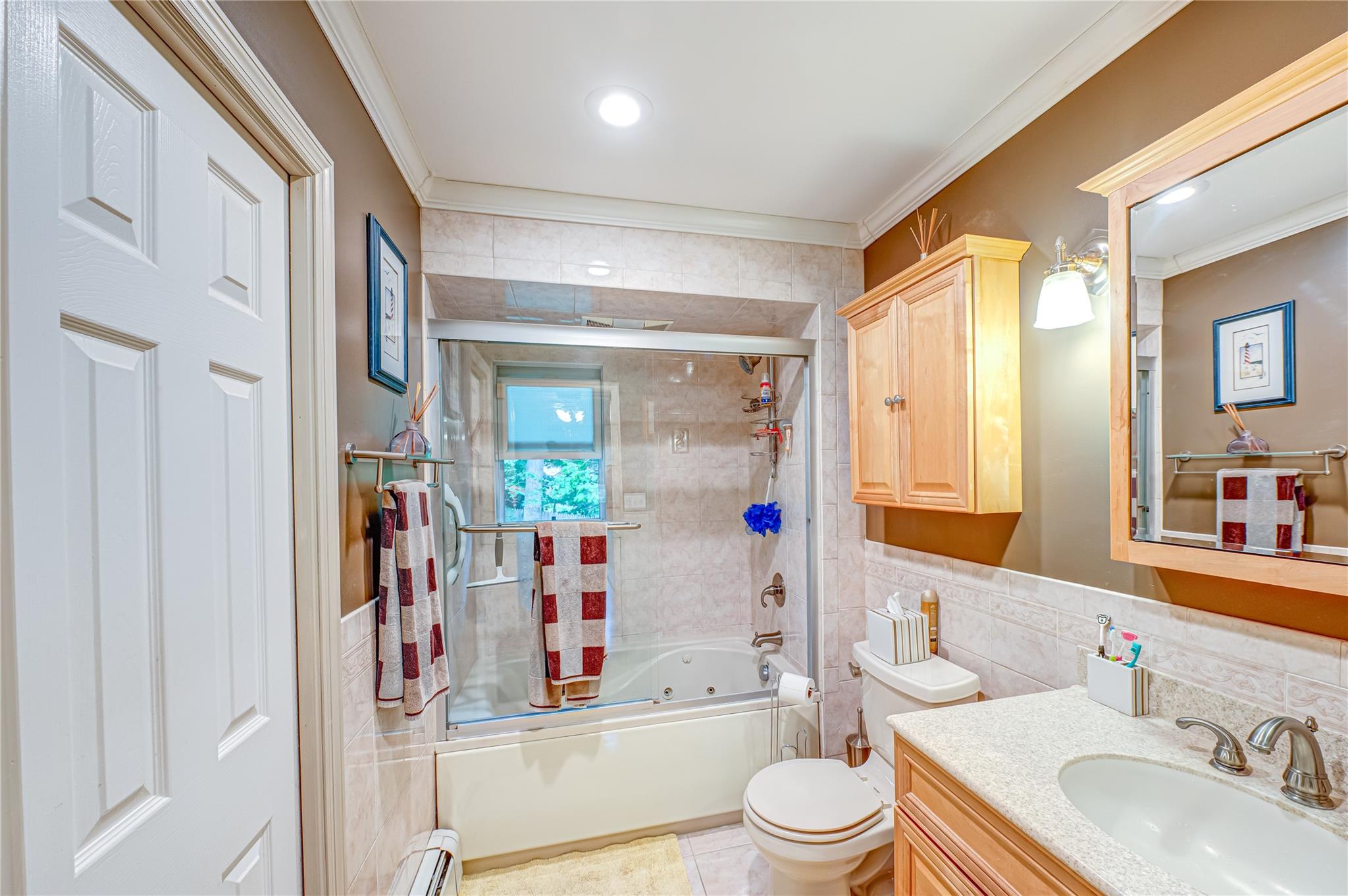 29 Harding Street, Smithtown, NY 11787