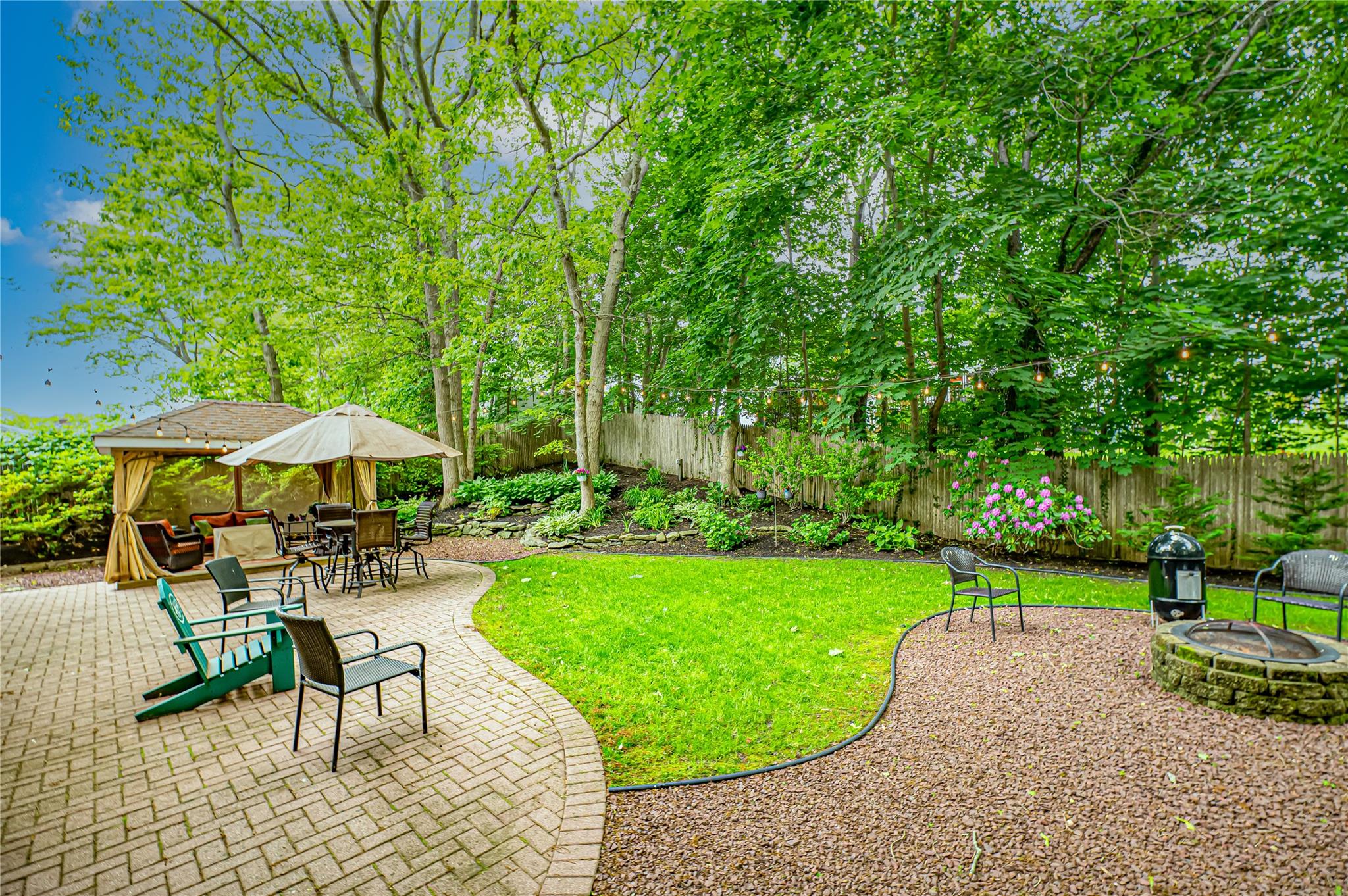 29 Harding Street, Smithtown, NY 11787