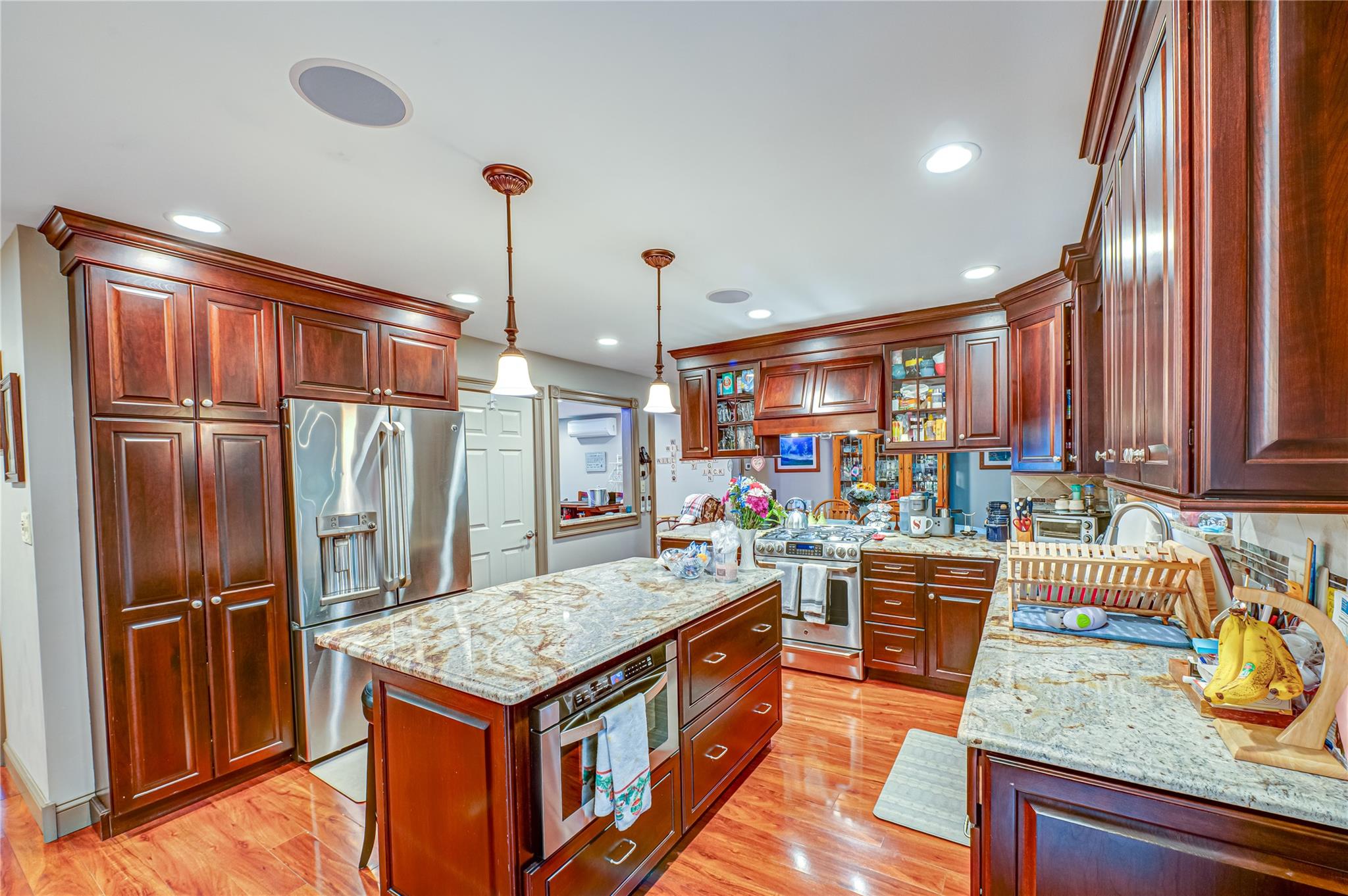 29 Harding Street, Smithtown, NY 11787