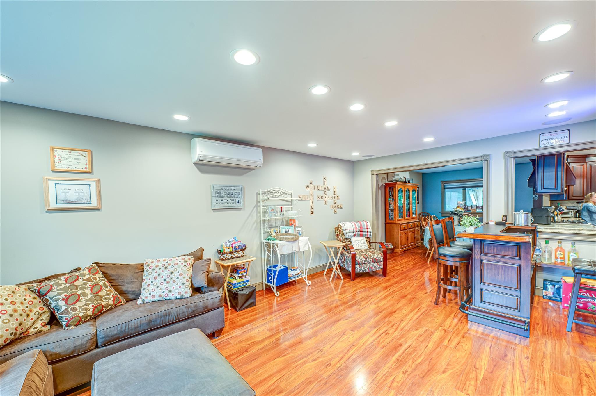 29 Harding Street, Smithtown, NY 11787