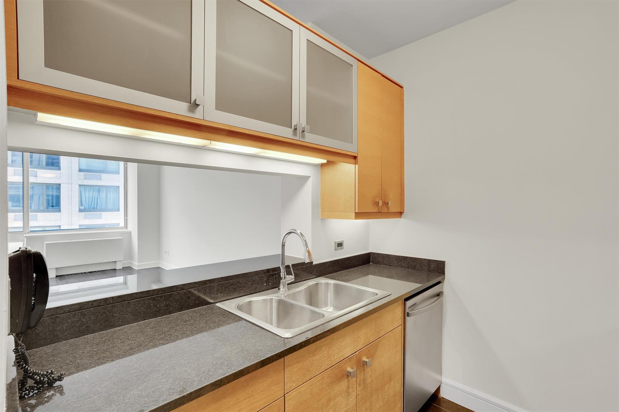 120 Riverside Boulevard # 10T, New York (Manhattan), NY 10069