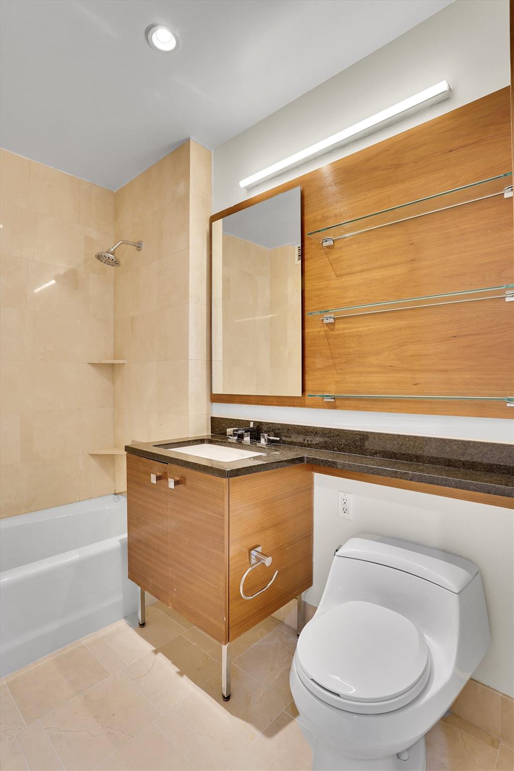 120 Riverside Boulevard # 10T, New York (Manhattan), NY 10069