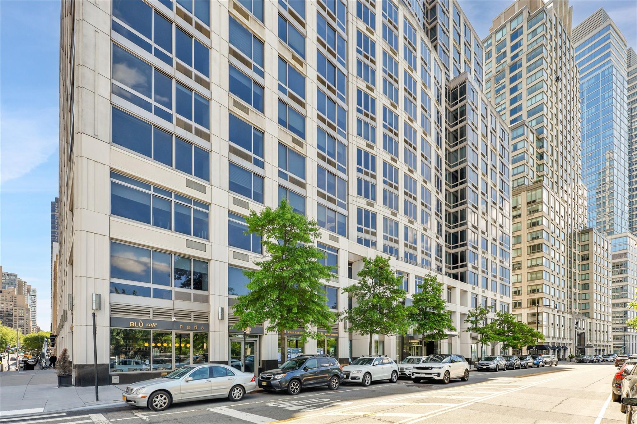 120 Riverside Boulevard # 10T, New York (Manhattan), NY 10069