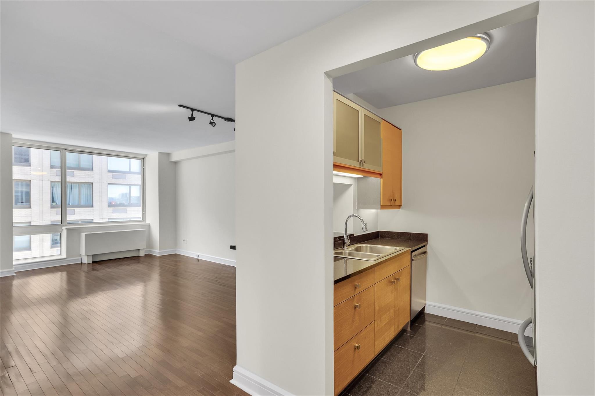 120 Riverside Boulevard # 10T, New York (Manhattan), NY 10069