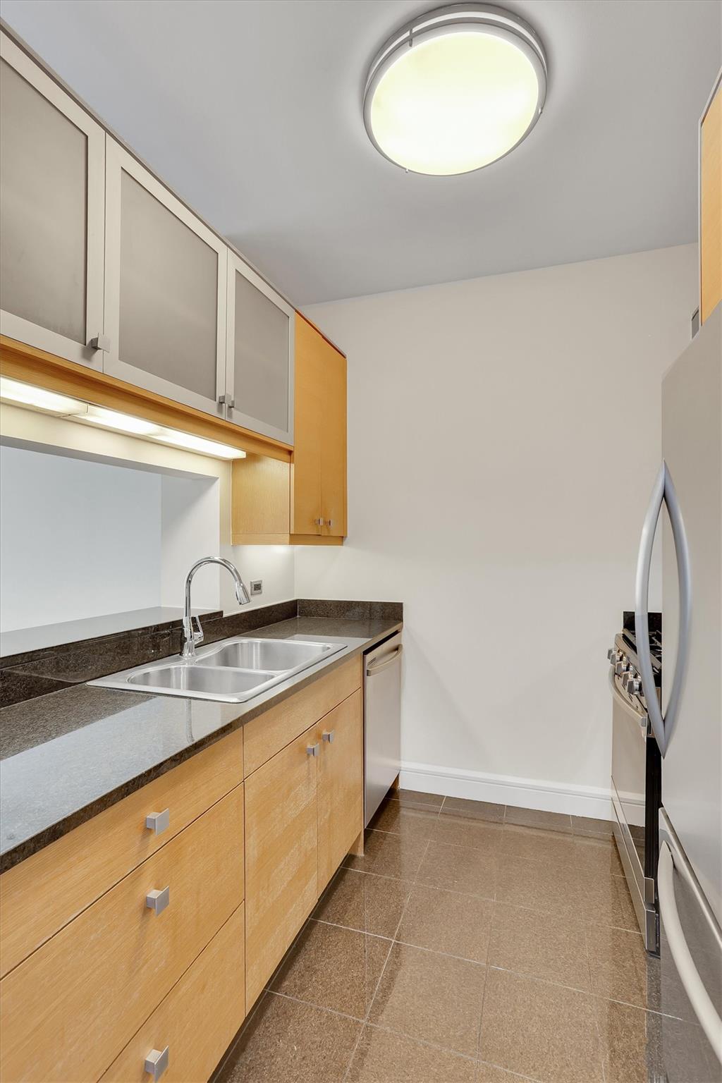 120 Riverside Boulevard # 10T, New York (Manhattan), NY 10069