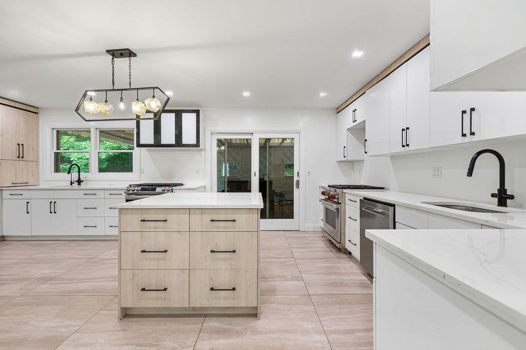 10 Karow Court, Monsey, NY 10952