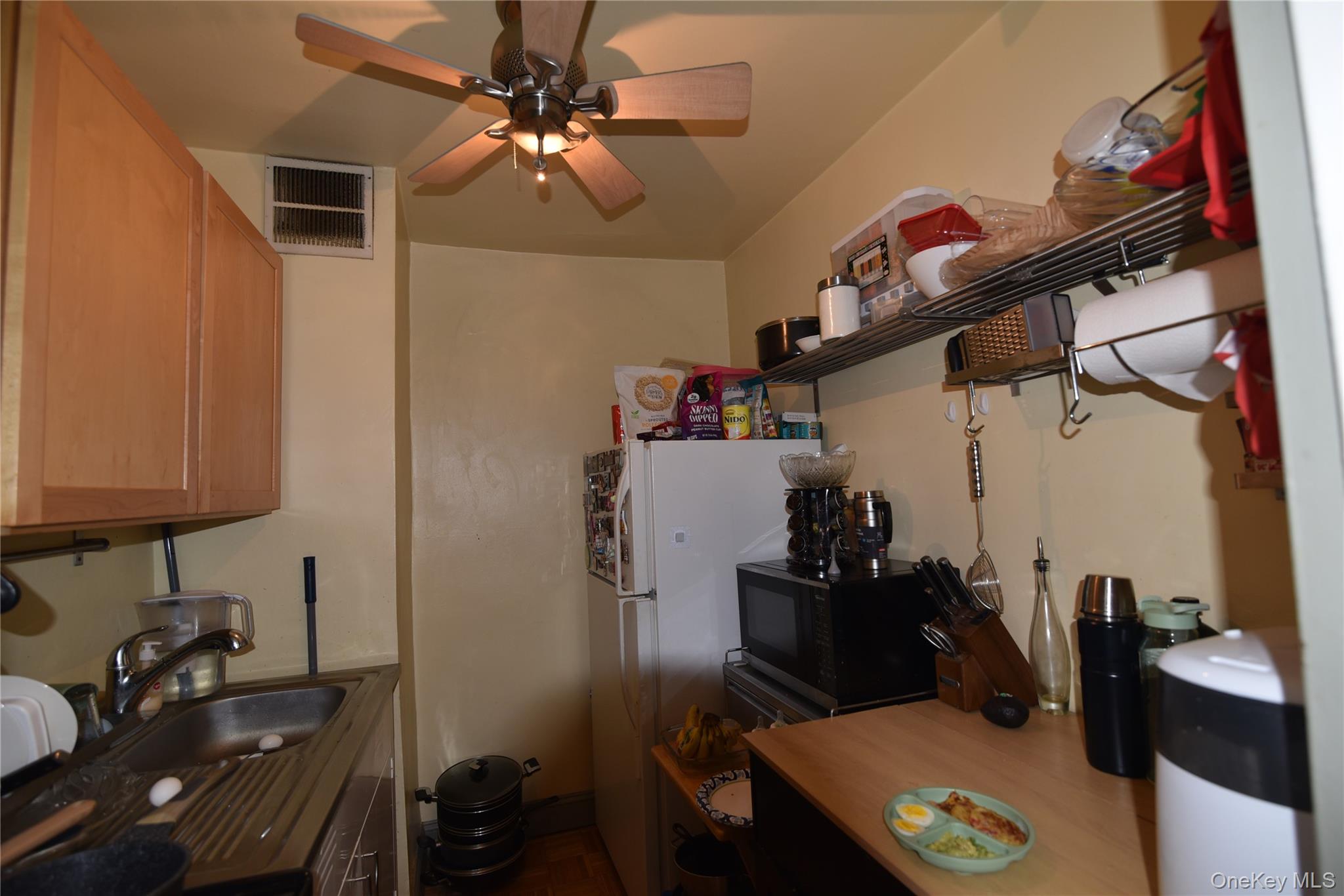 54-40 Little Neck Parkway # 4A, Little Neck, NY 11362