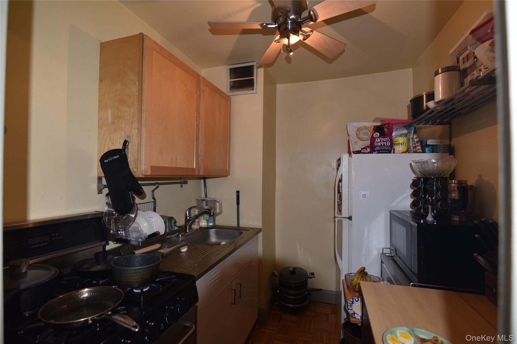 54-40 Little Neck Parkway # 4A, Little Neck, NY 11362