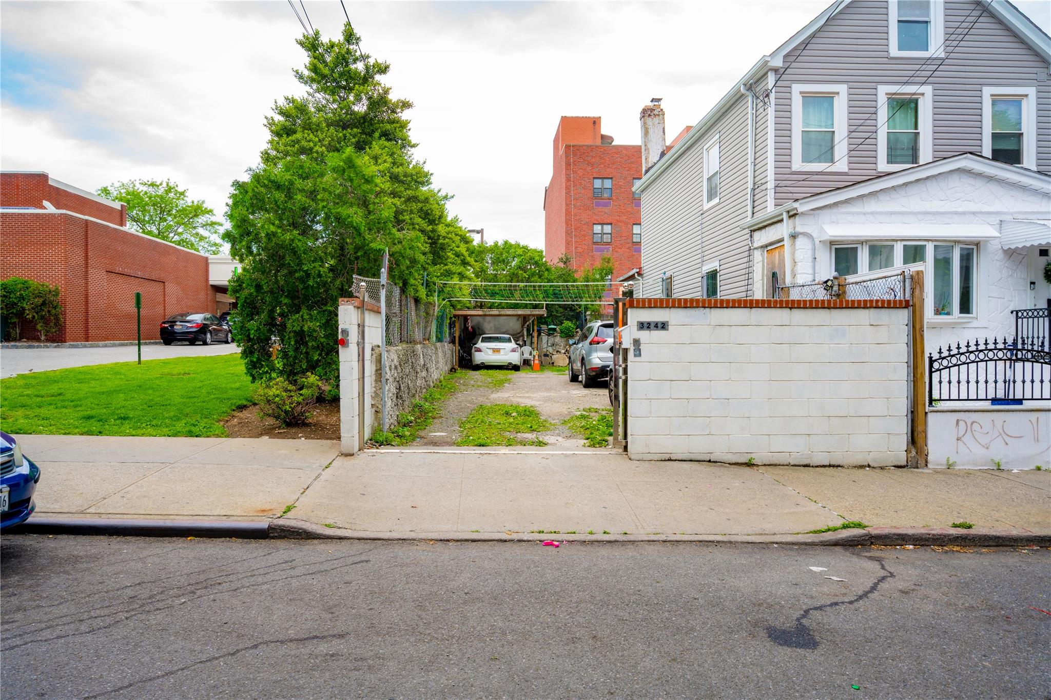 32-42 95 Street, East Elmhurst, NY 11369