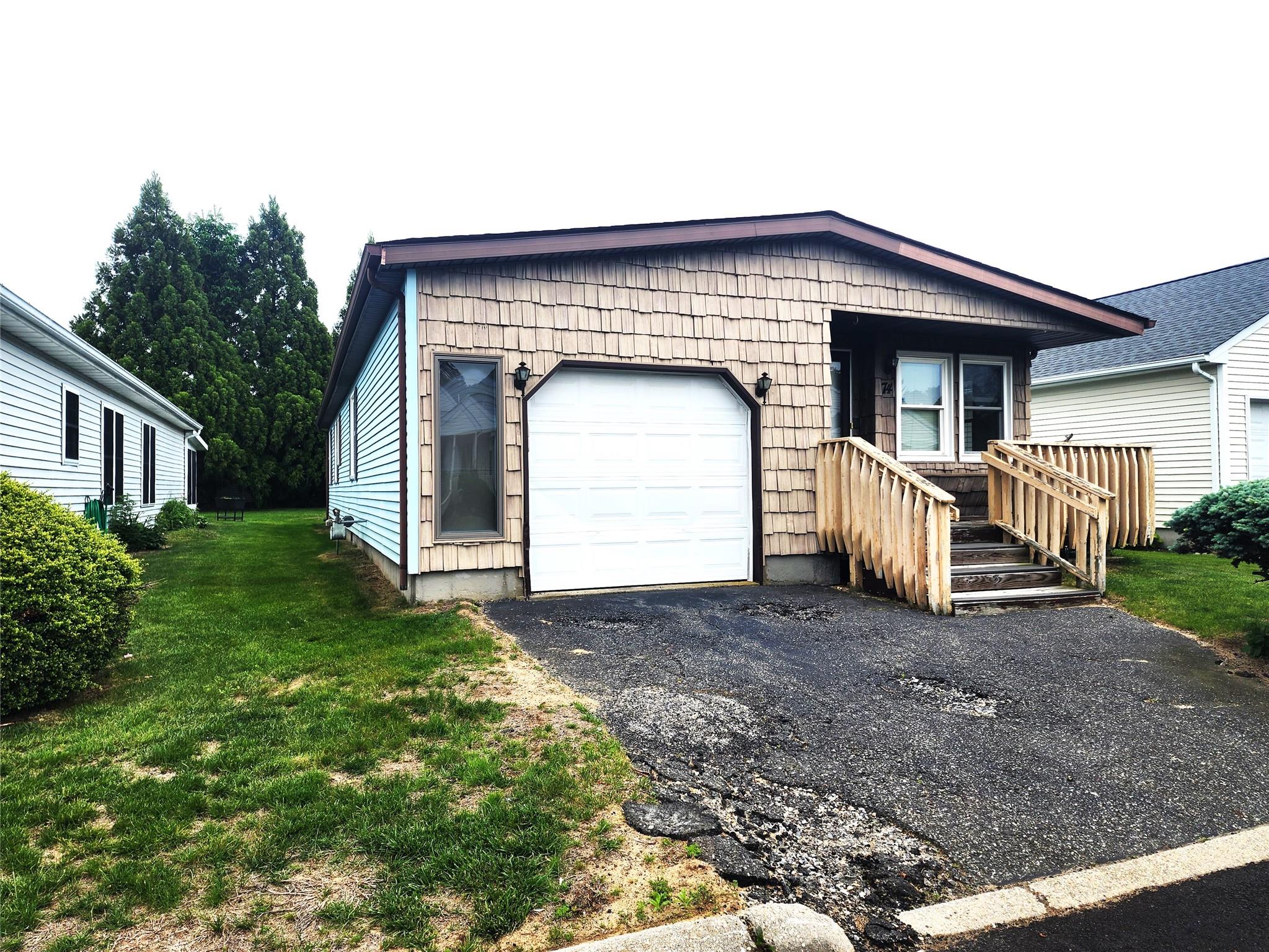 74 Dogwood Lane, Manorville, NY 11949