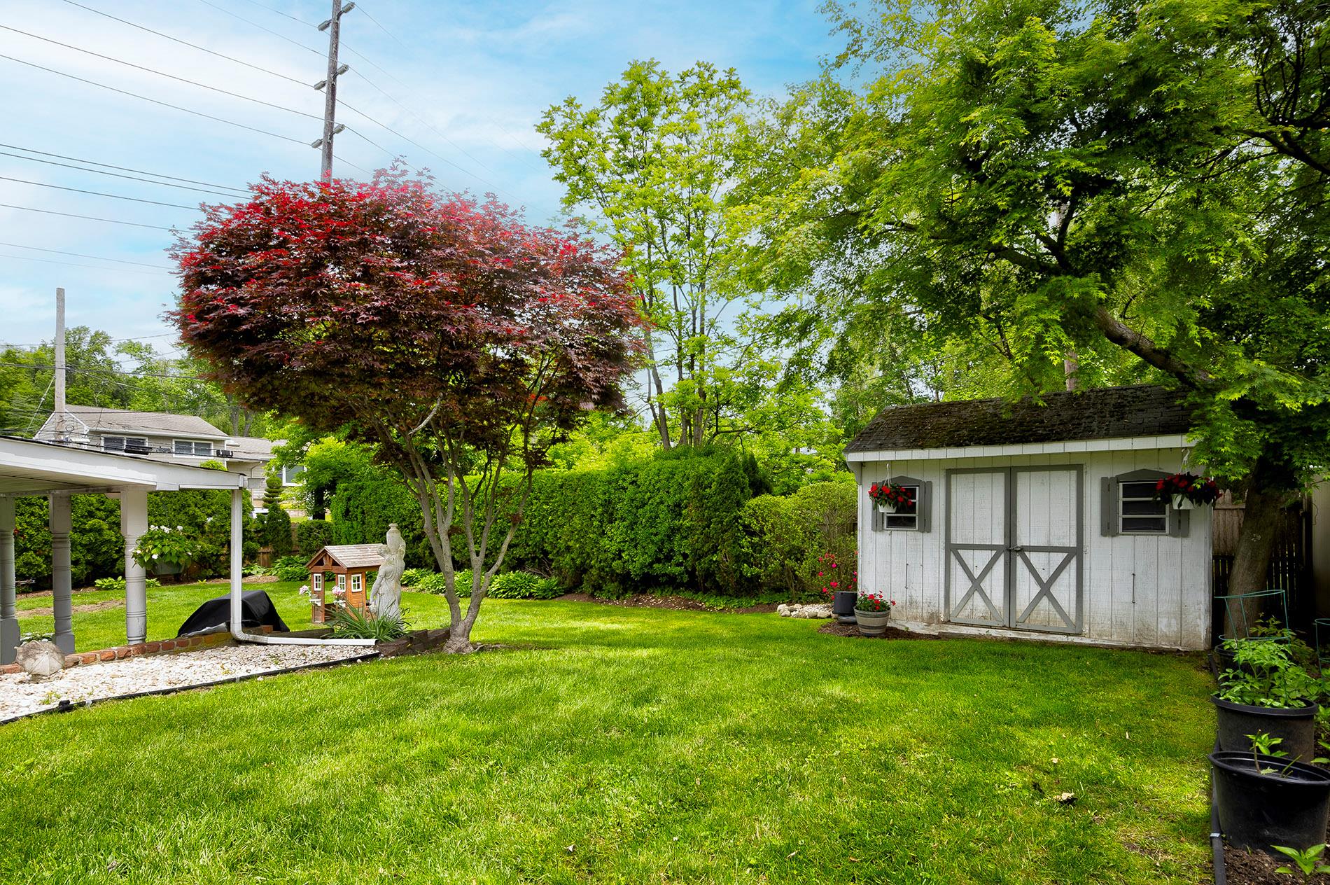 1 Glen Lane, Glenwood Landing, NY 11547