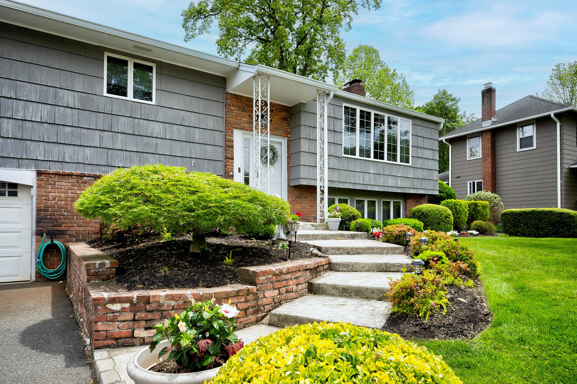 1 Glen Lane, Glenwood Landing, NY 11547