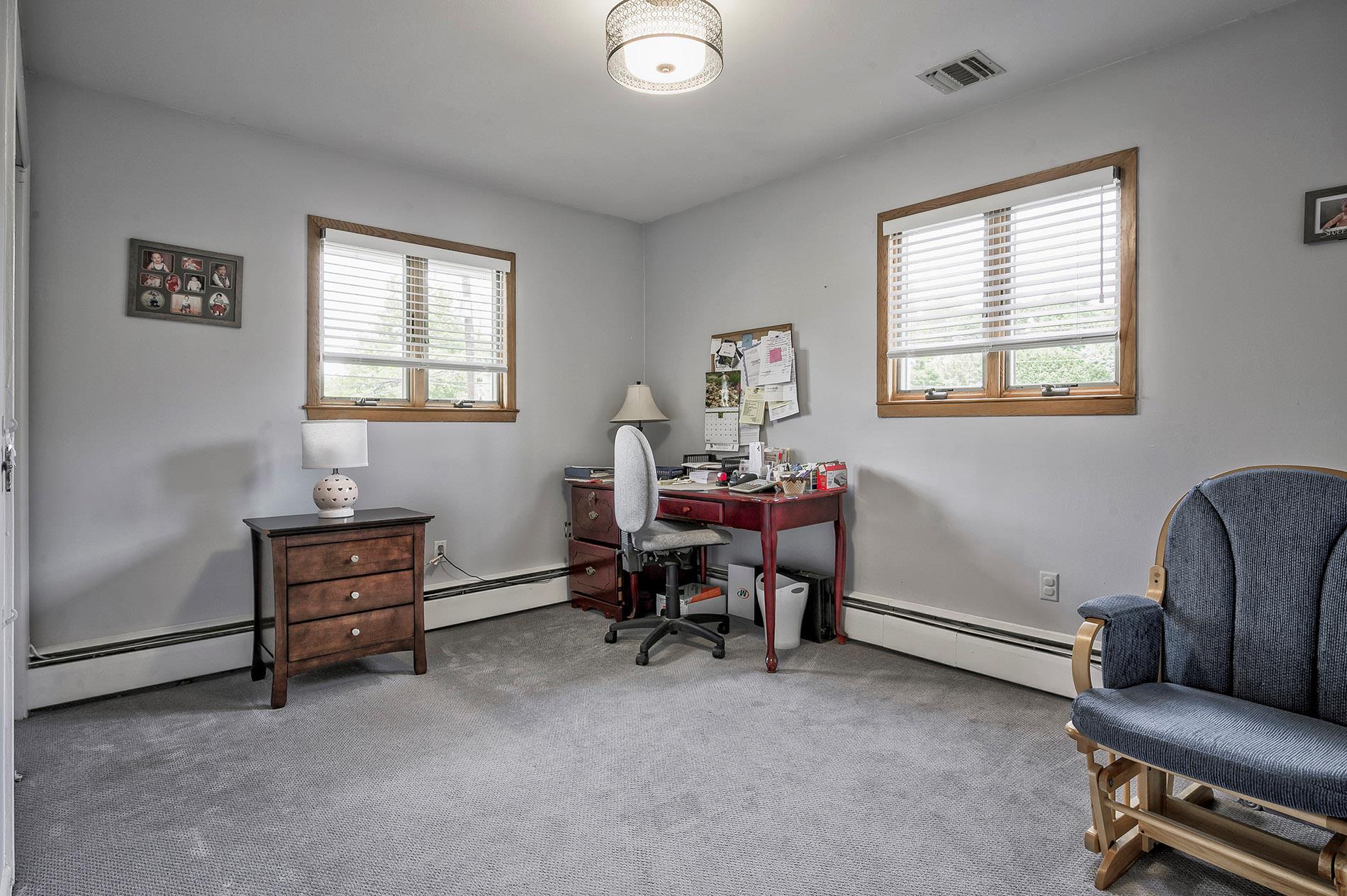 1 Glen Lane, Glenwood Landing, NY 11547