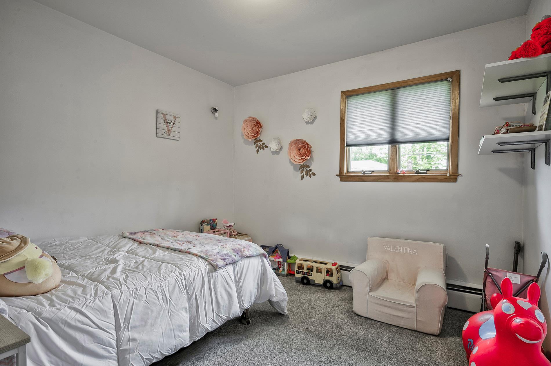 1 Glen Lane, Glenwood Landing, NY 11547