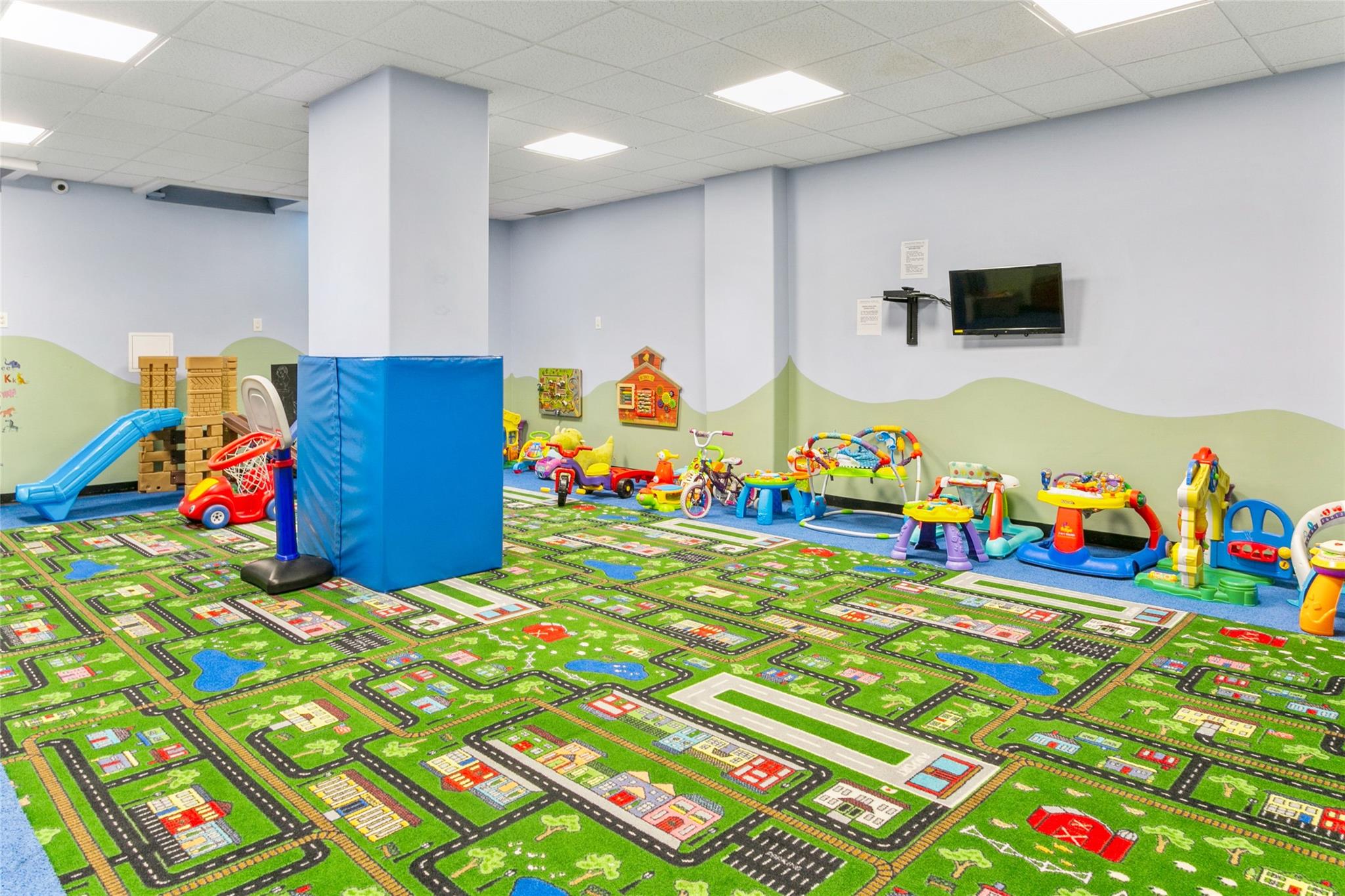 110-11 Queens Boulevard # 27G, Forest Hills, NY 11375