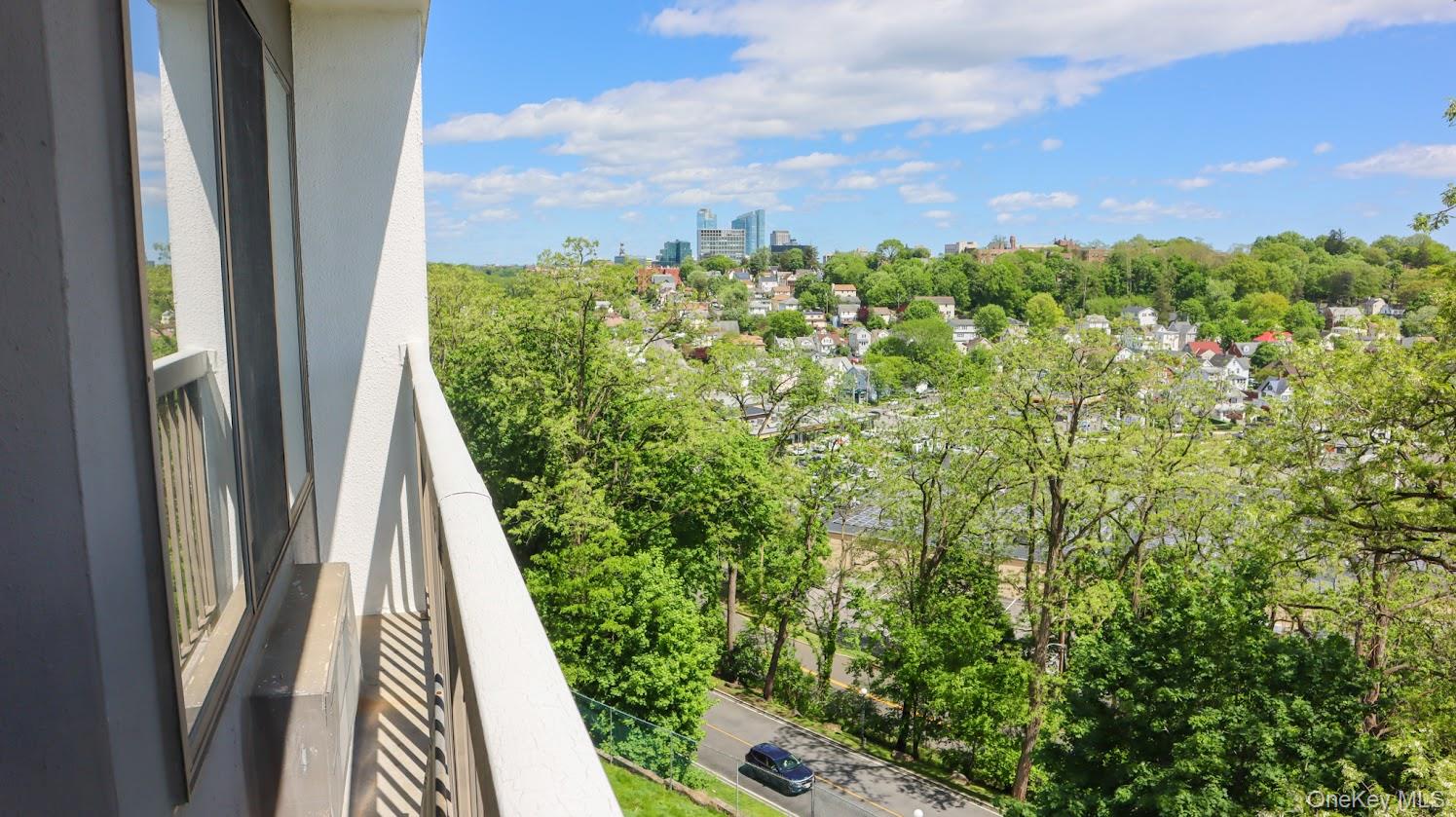 200 High Point Drive # 302, Hartsdale, NY 10530