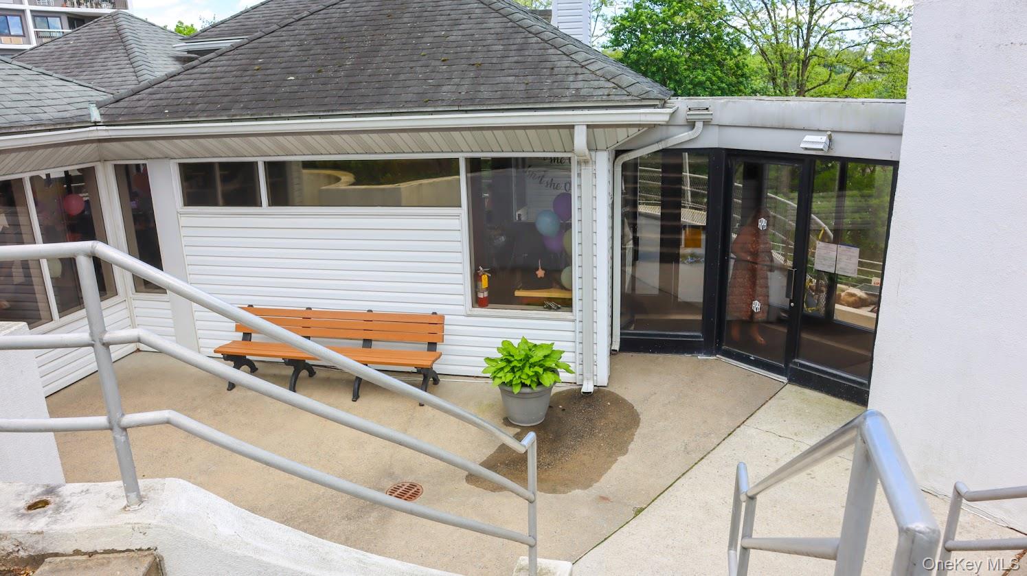 200 High Point Drive # 302, Hartsdale, NY 10530