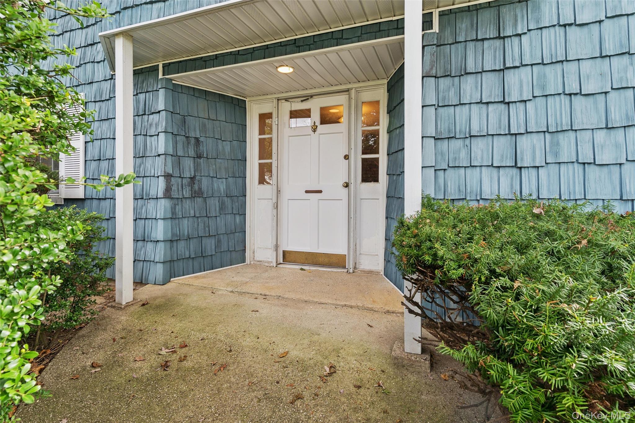 183 Ballad Circle, Holbrook, NY 11741