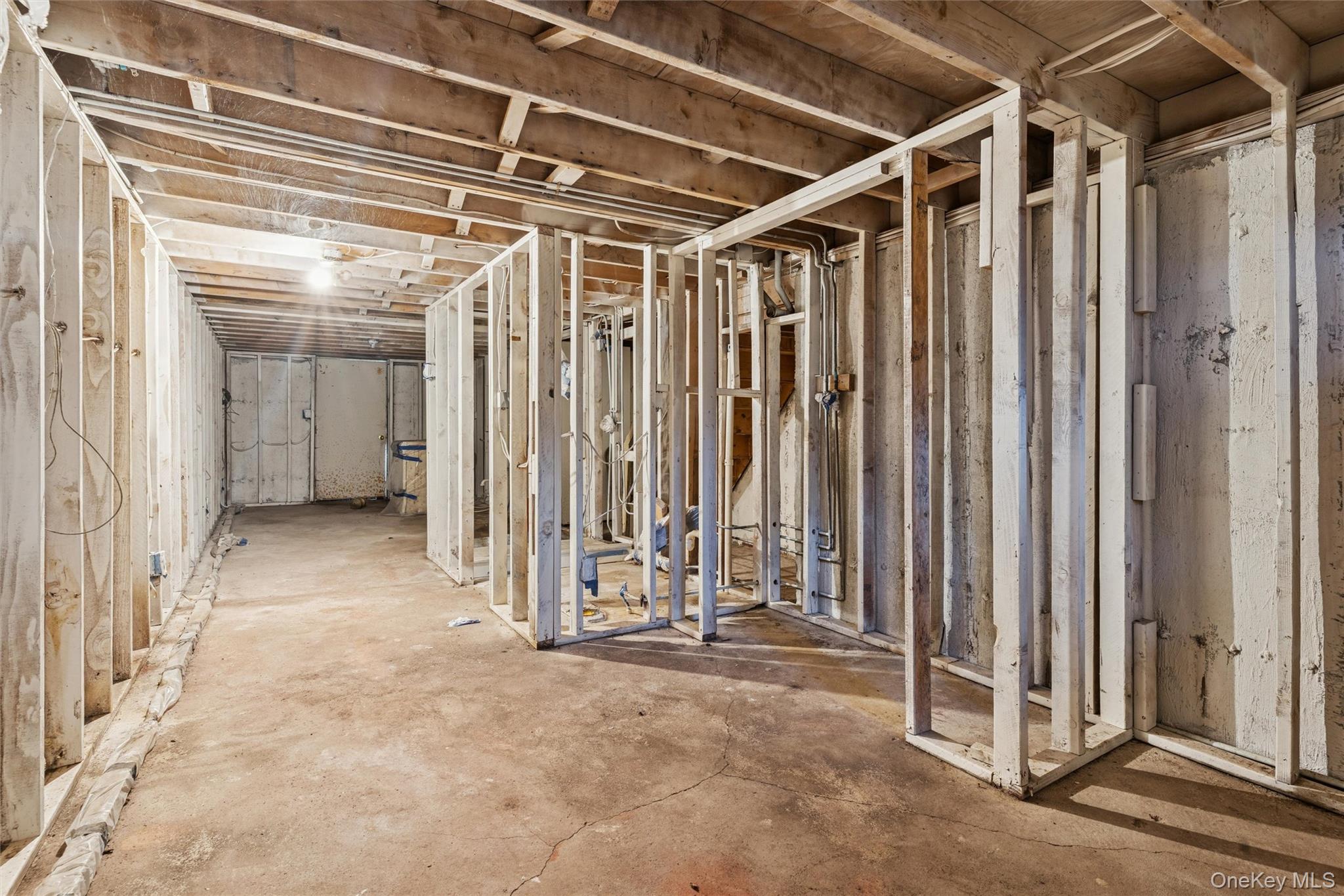 183 Ballad Circle, Holbrook, NY 11741