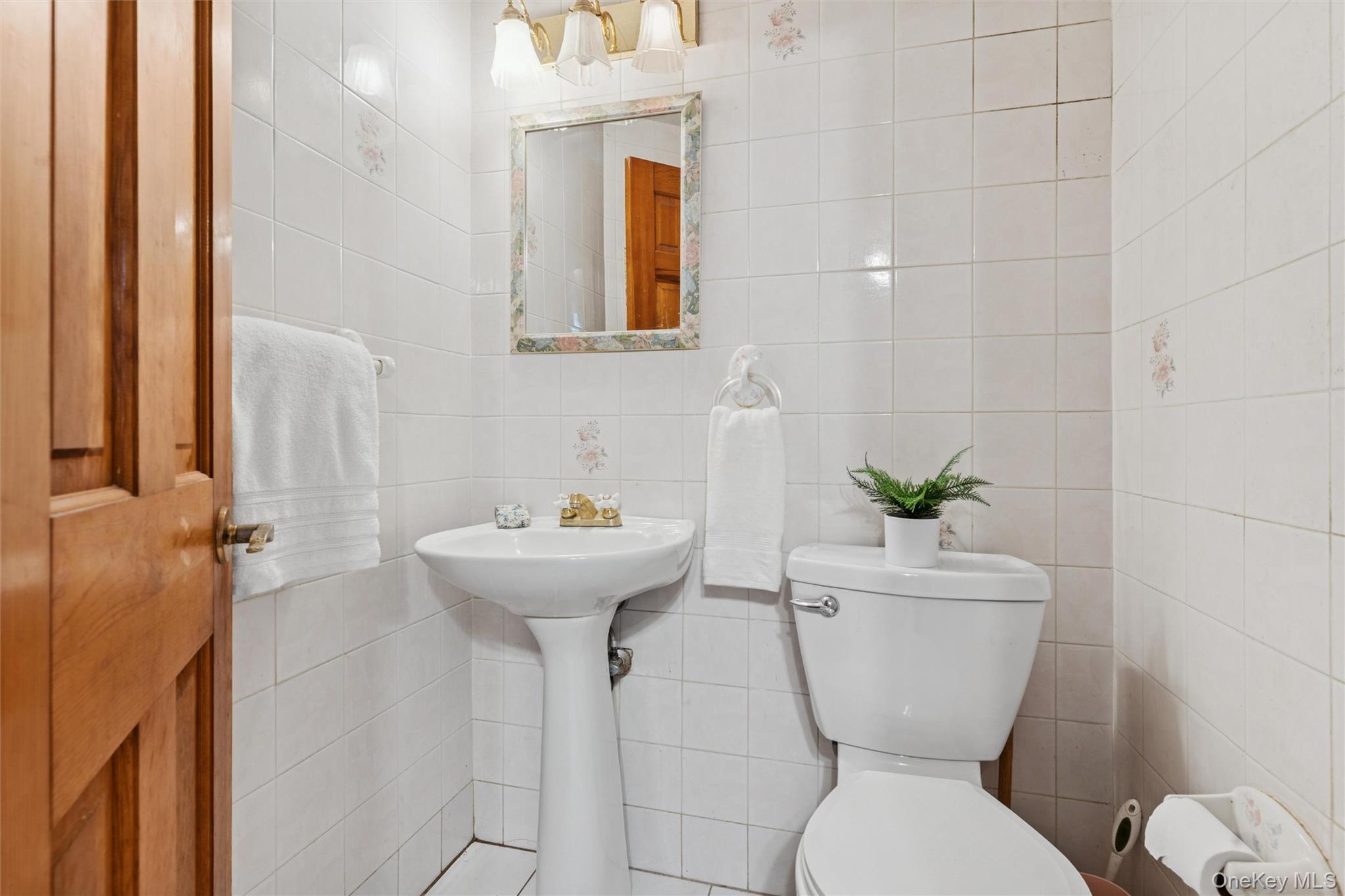 183 Ballad Circle, Holbrook, NY 11741