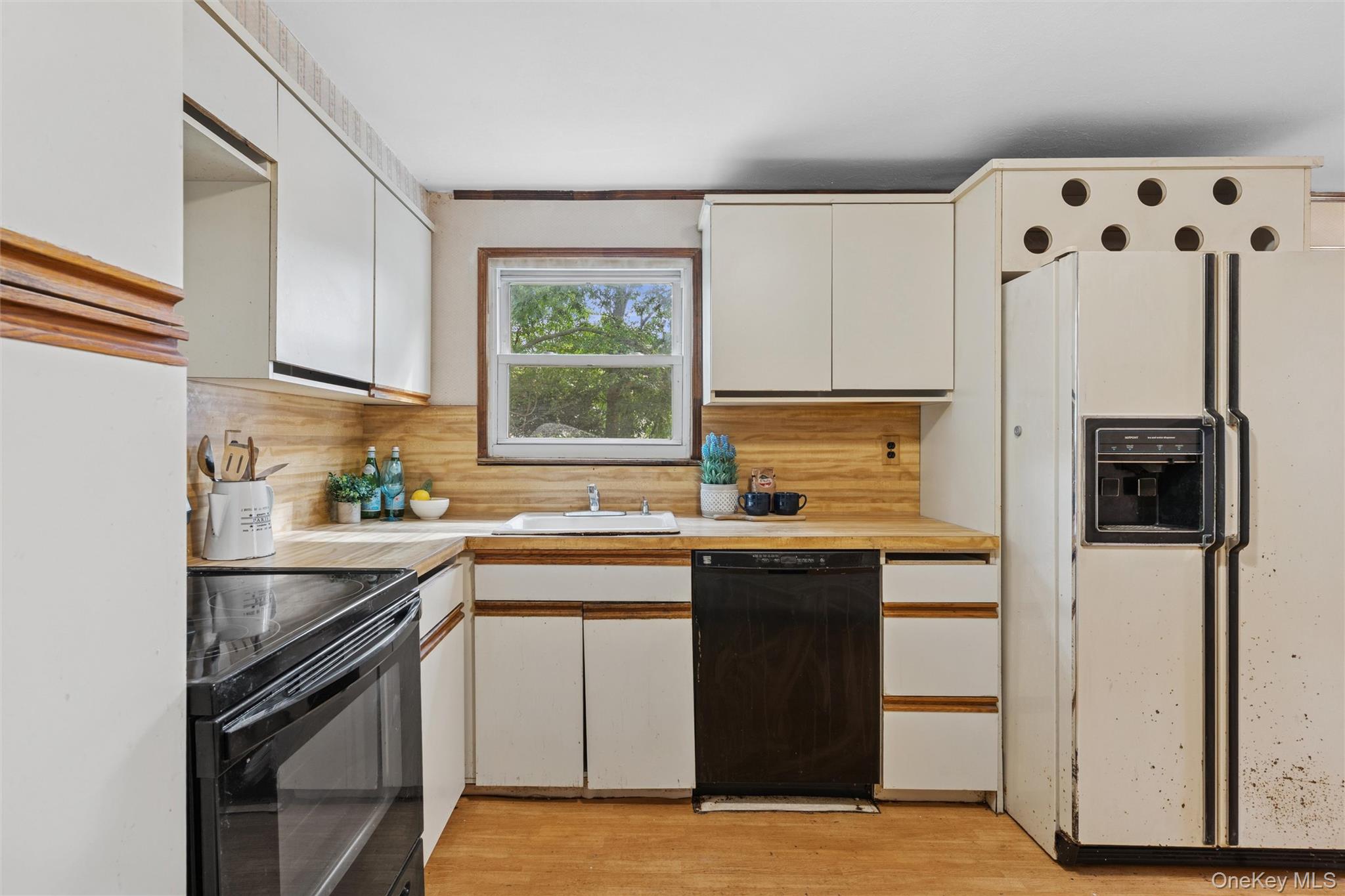 183 Ballad Circle, Holbrook, NY 11741