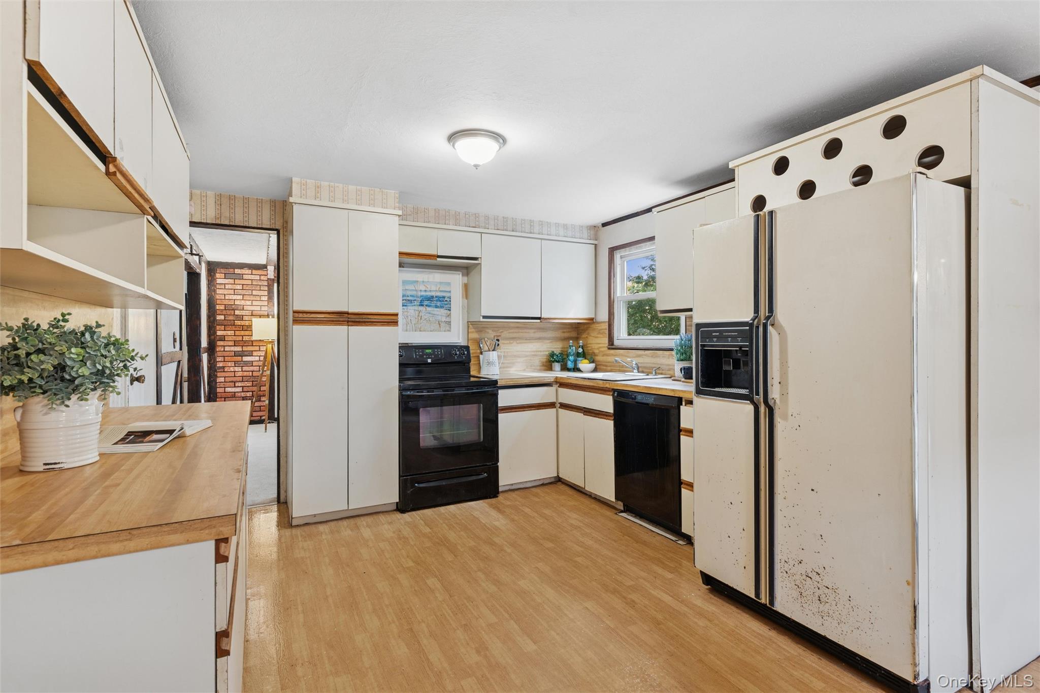 183 Ballad Circle, Holbrook, NY 11741