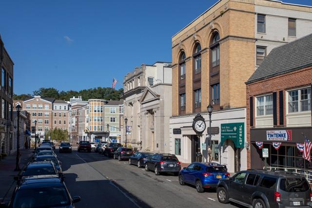 100 Glen Street # N2408, Glen Cove, NY 11542