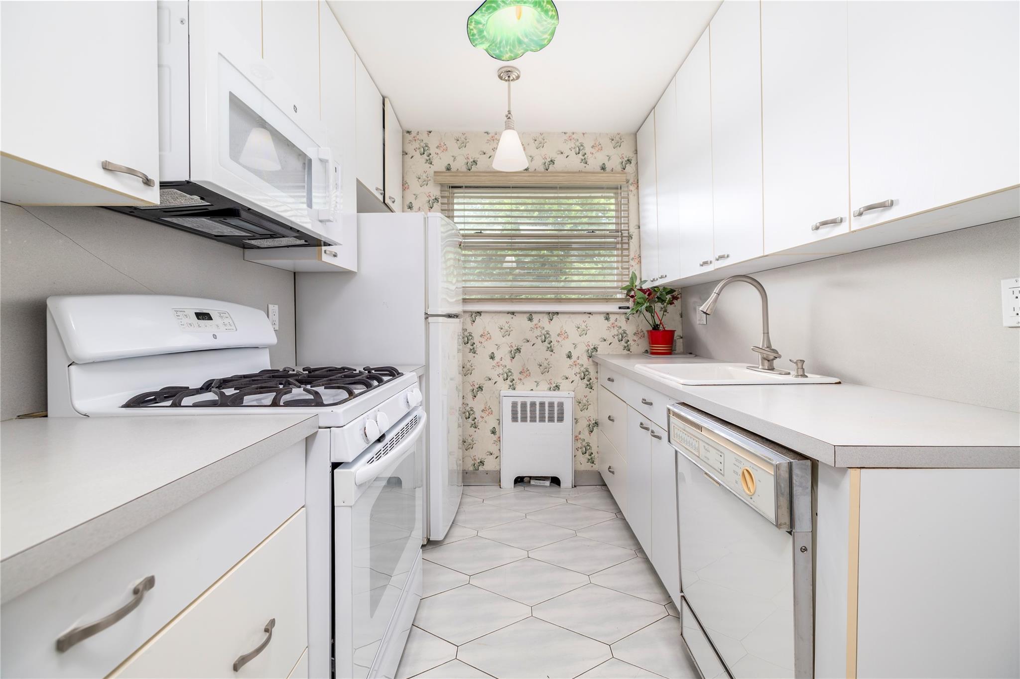 82-25 268 Street # 175B, New Hyde Park, NY 11004