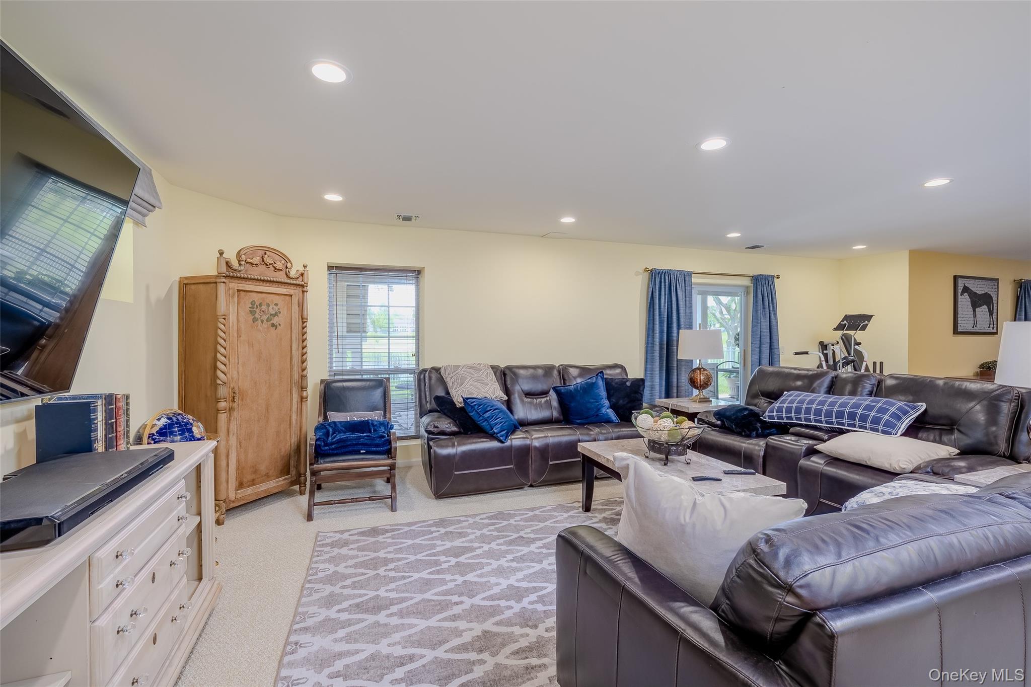 67 Hamlet Drive, Mount Sinai, NY 11766