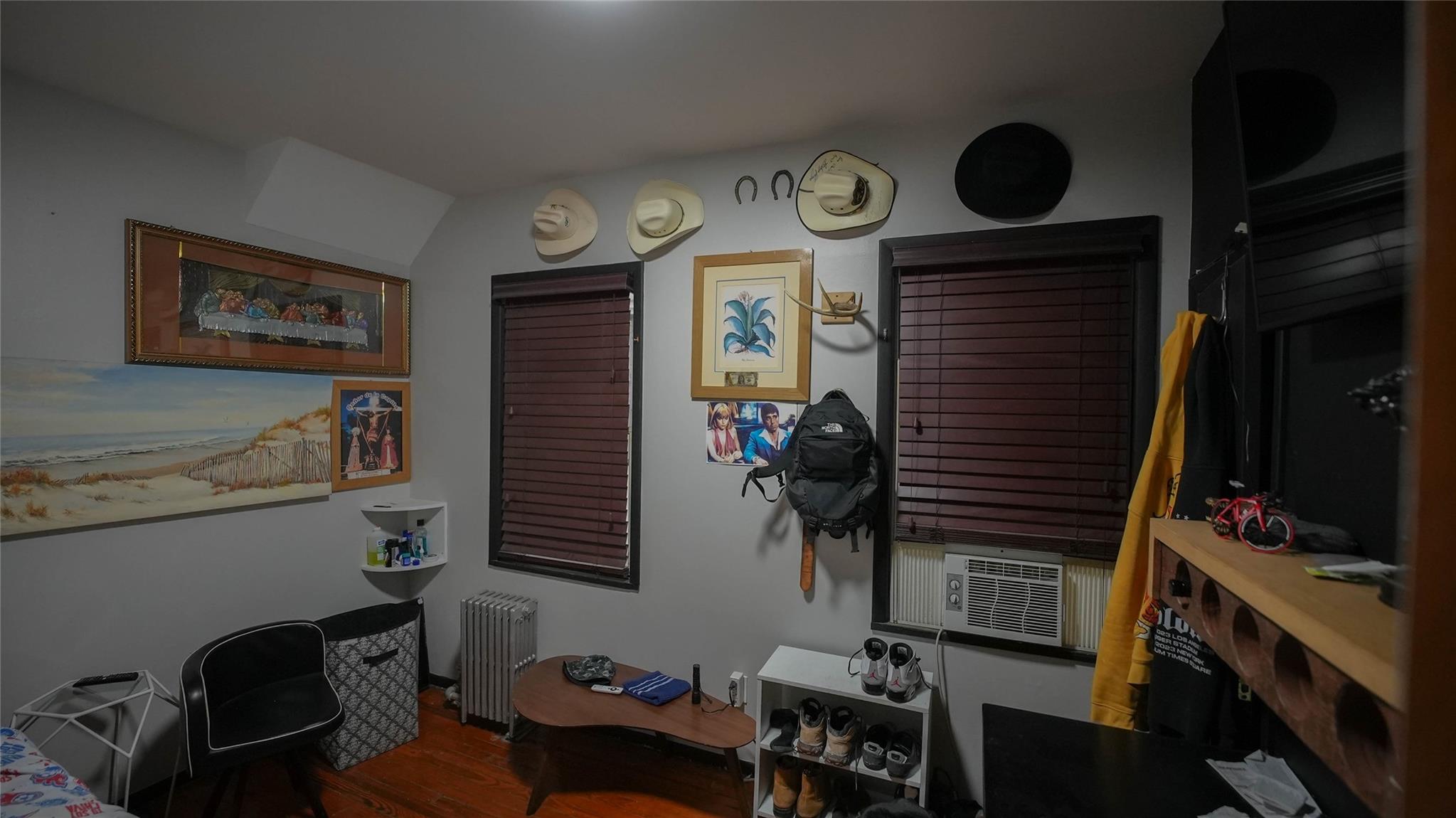 5214 92nd St, Elmhurst, NY 11373