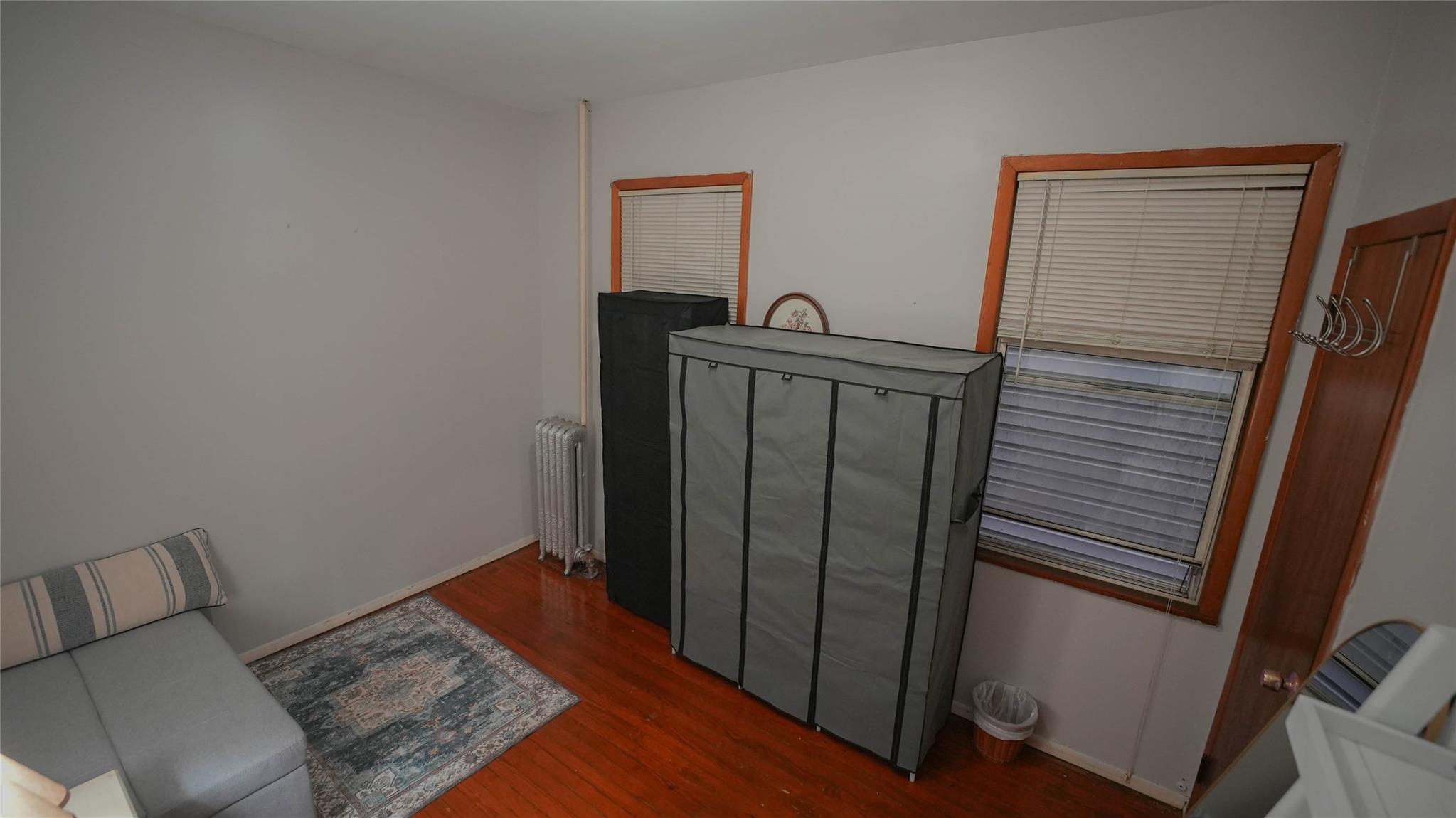 5214 92nd St, Elmhurst, NY 11373