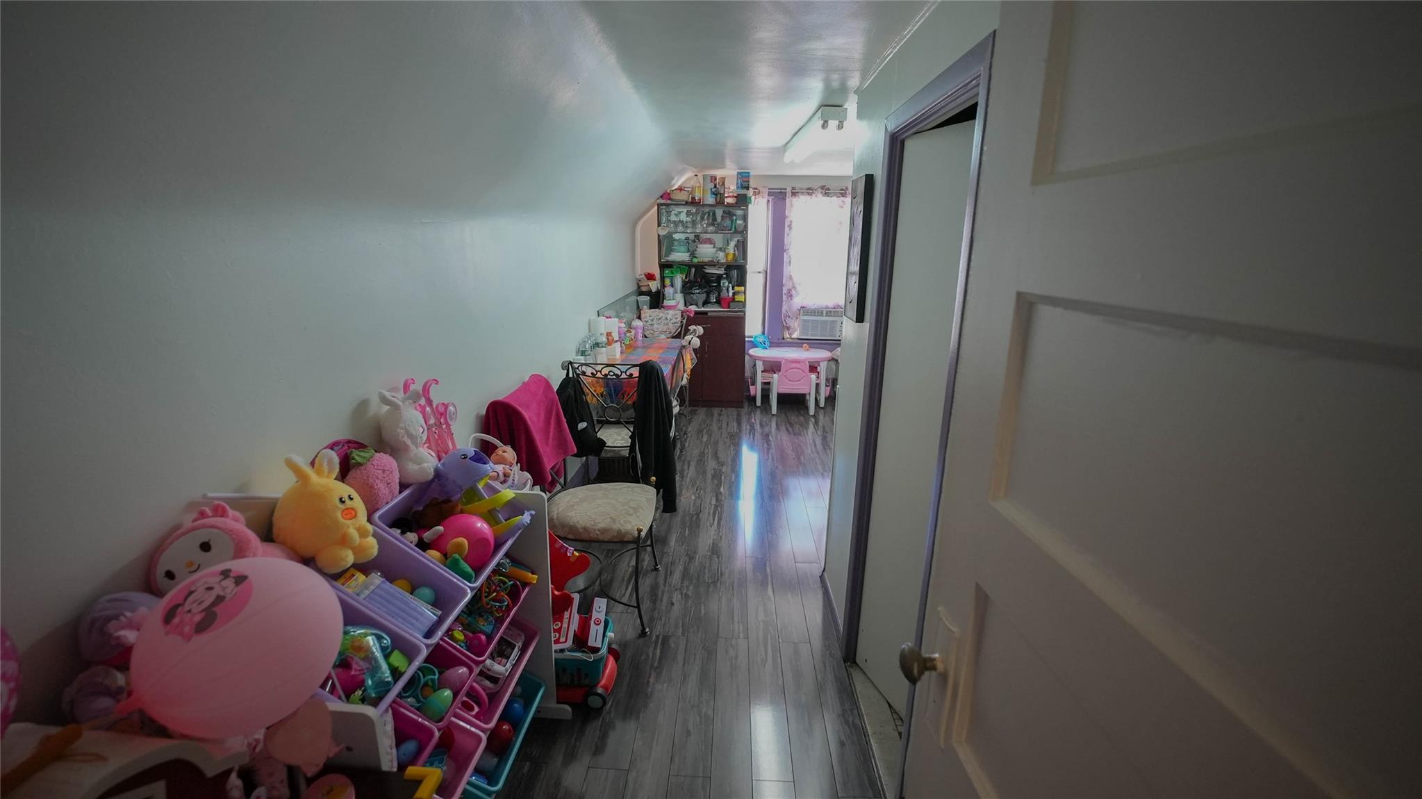 5214 92nd St, Elmhurst, NY 11373