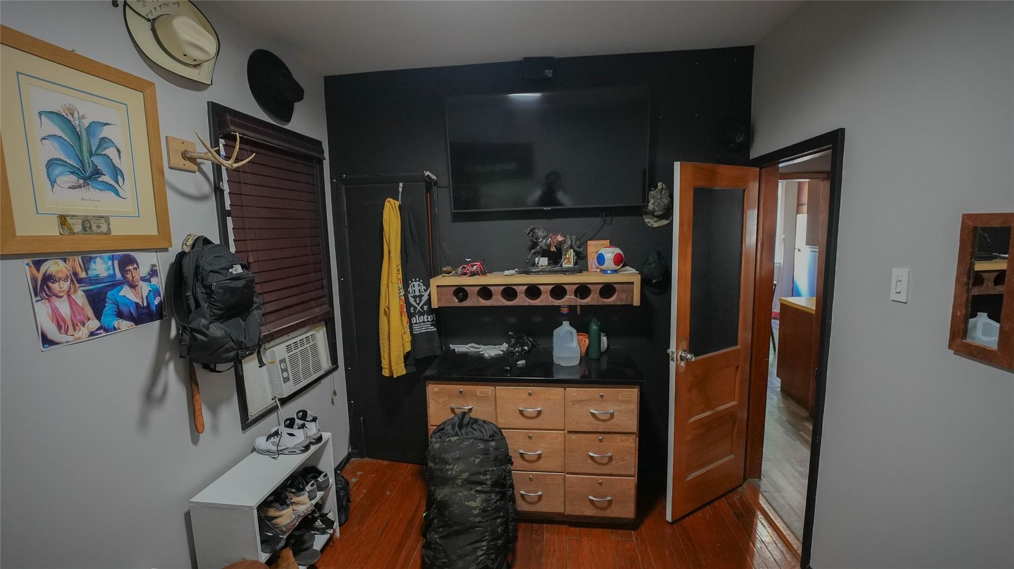 5214 92nd St, Elmhurst, NY 11373