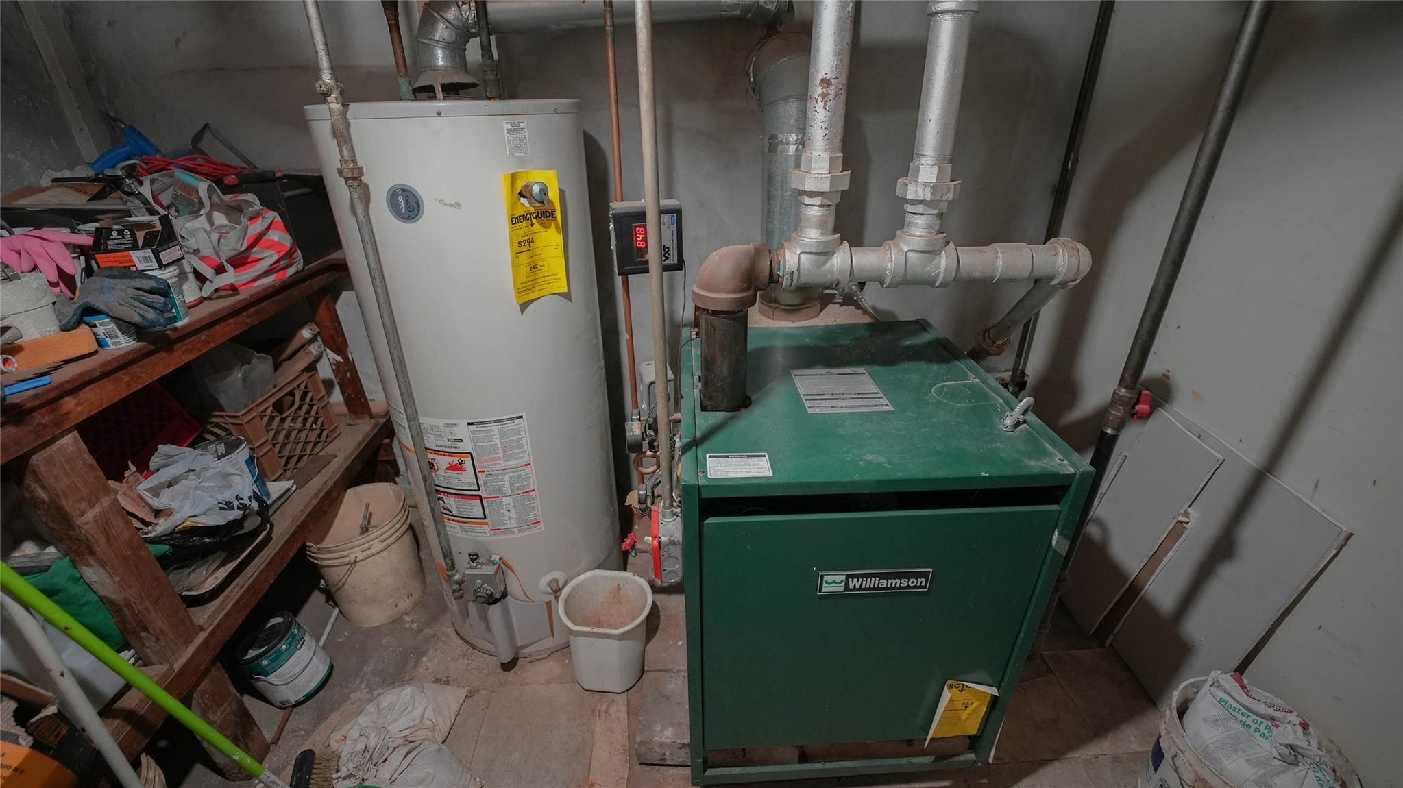 5214 92nd St, Elmhurst, NY 11373