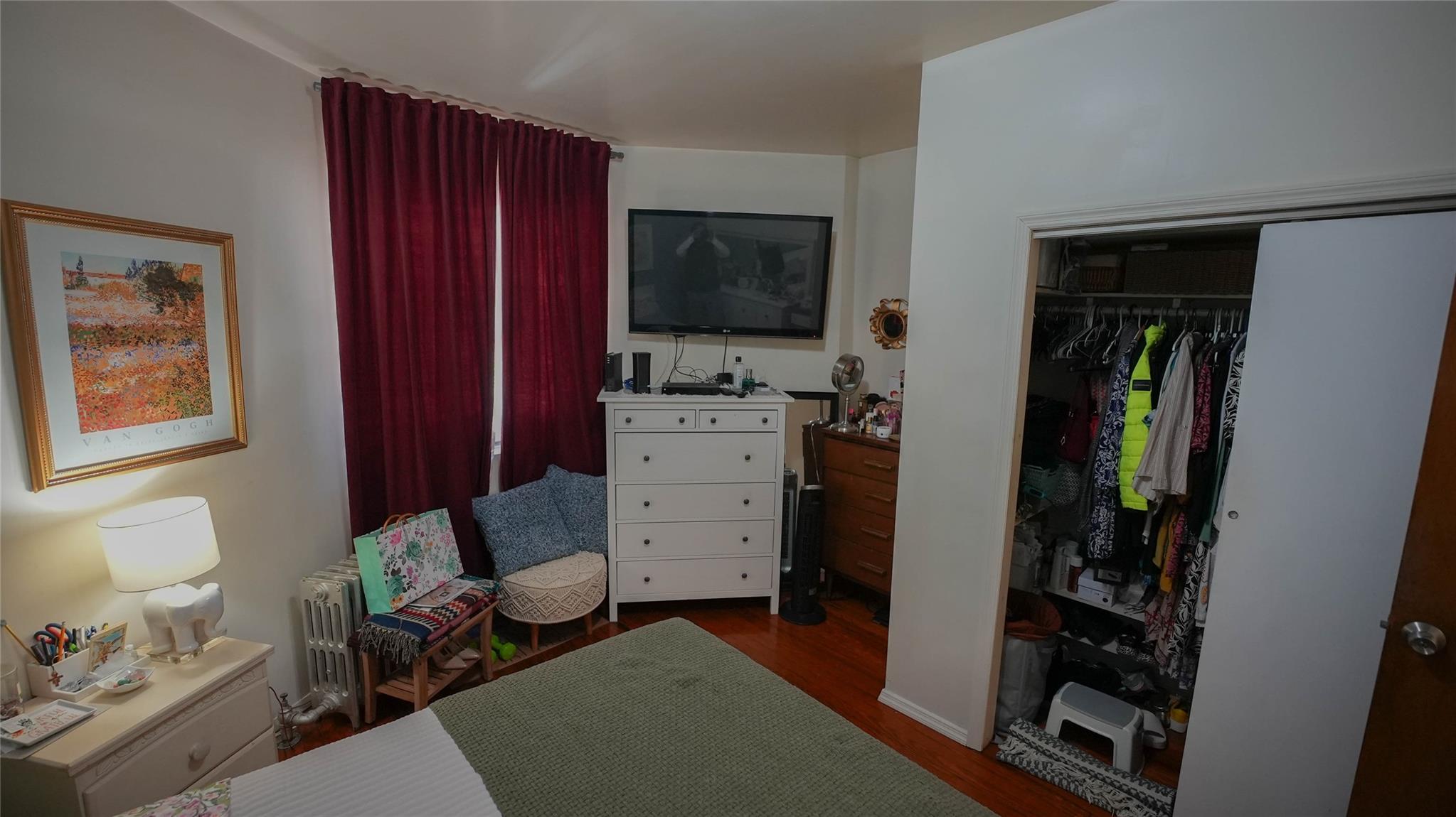 5214 92nd St, Elmhurst, NY 11373