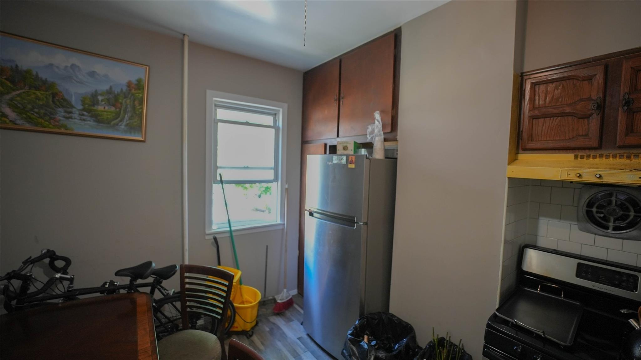 5214 92nd St, Elmhurst, NY 11373