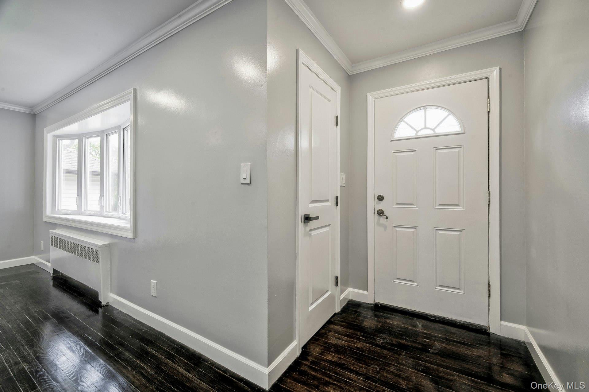 646 Evelyn Ave Avenue, East Meadow, NY 11554