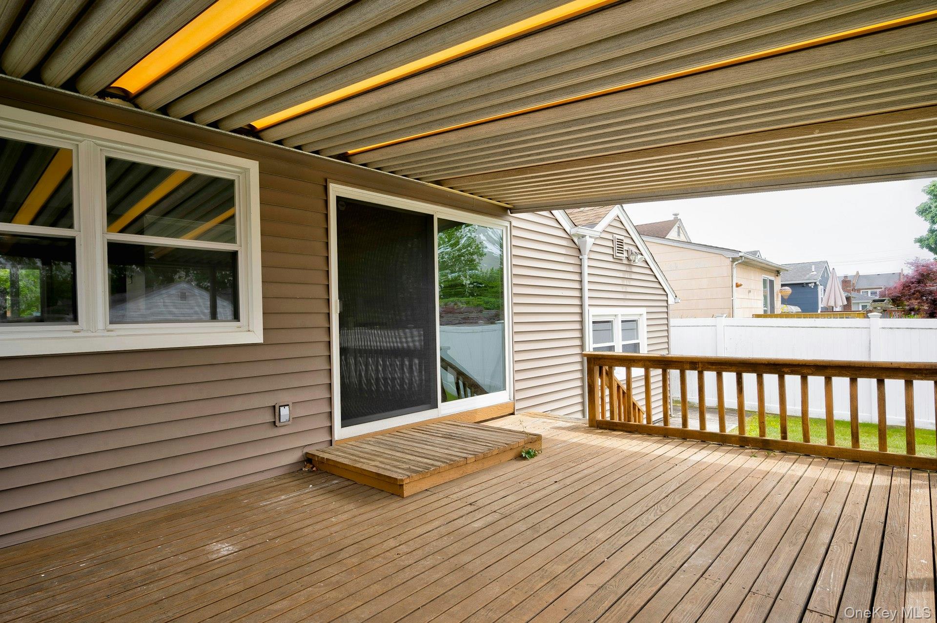 646 Evelyn Ave Avenue, East Meadow, NY 11554