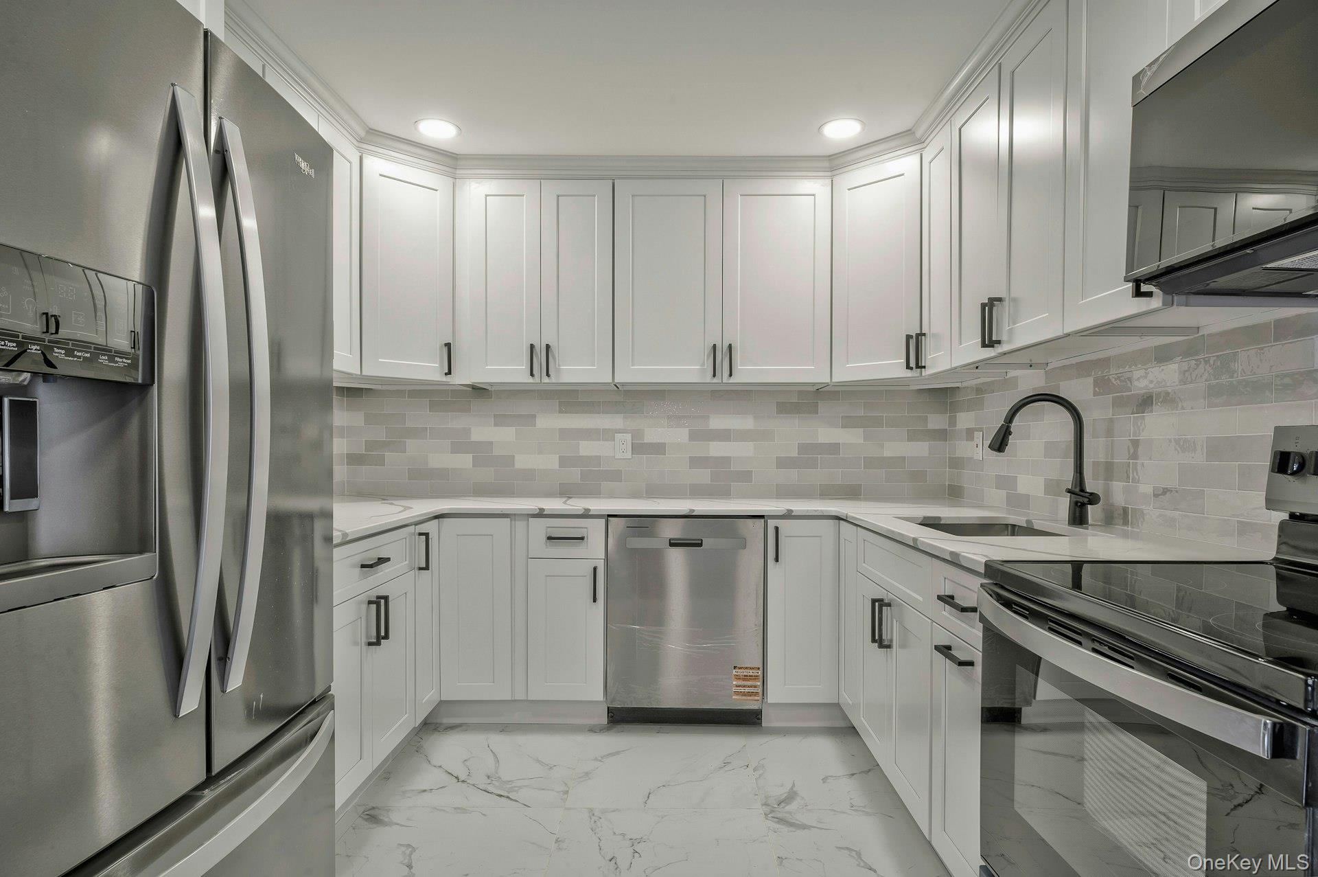 646 Evelyn Ave Avenue, East Meadow, NY 11554