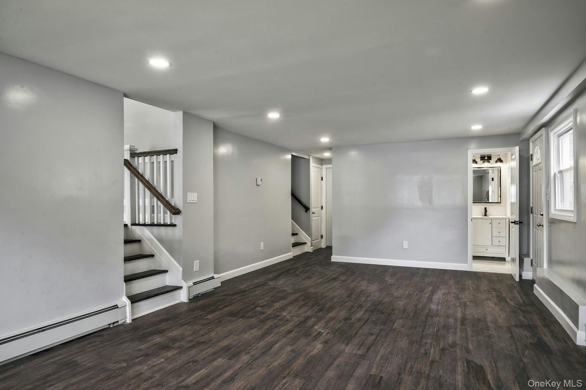 646 Evelyn Ave Avenue, East Meadow, NY 11554