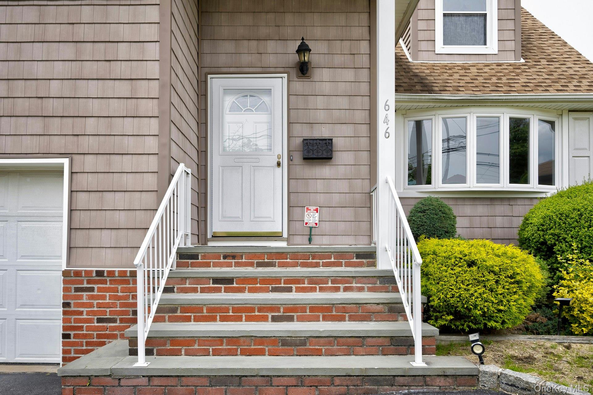 646 Evelyn Ave Avenue, East Meadow, NY 11554