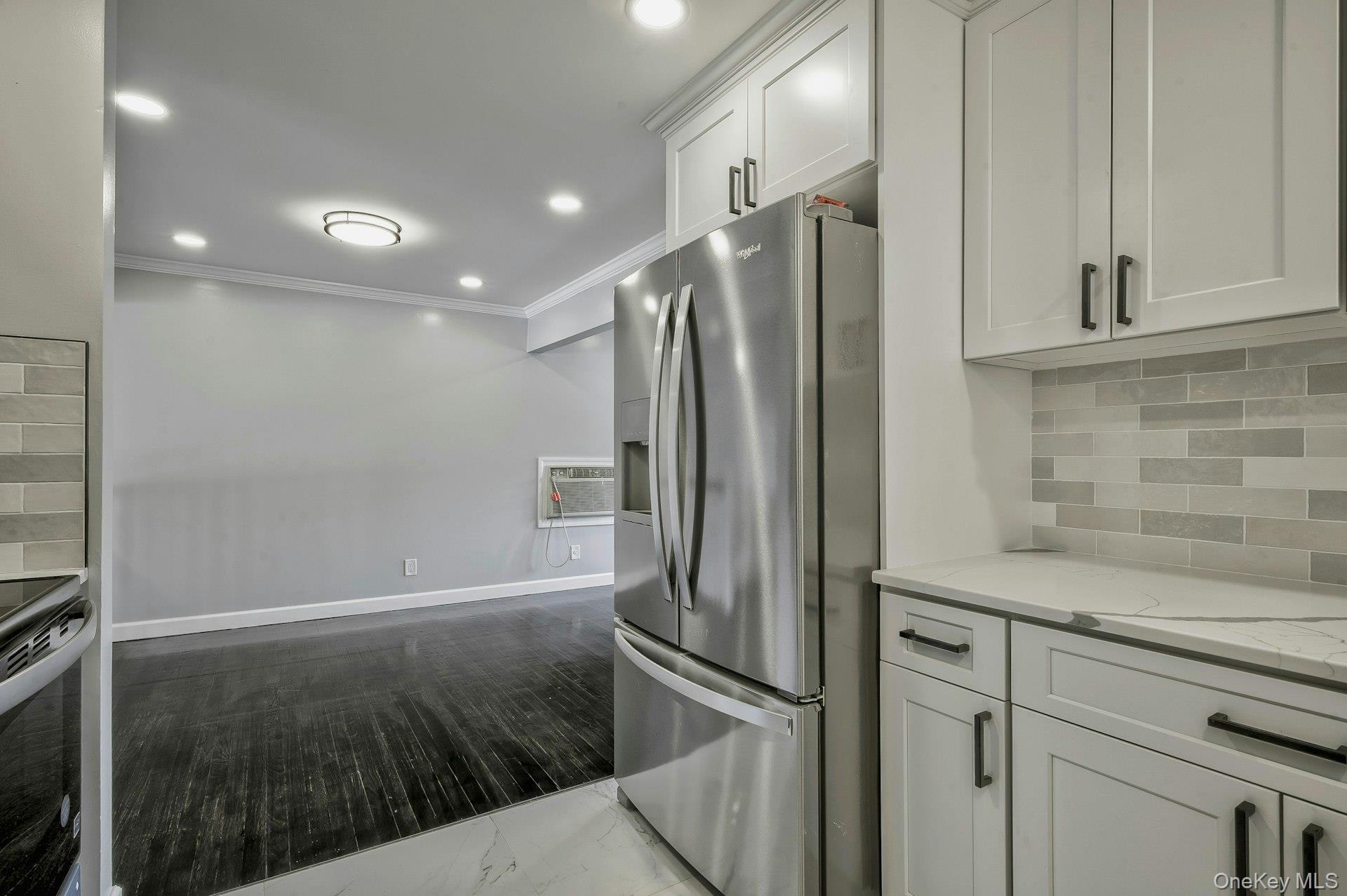 646 Evelyn Ave Avenue, East Meadow, NY 11554