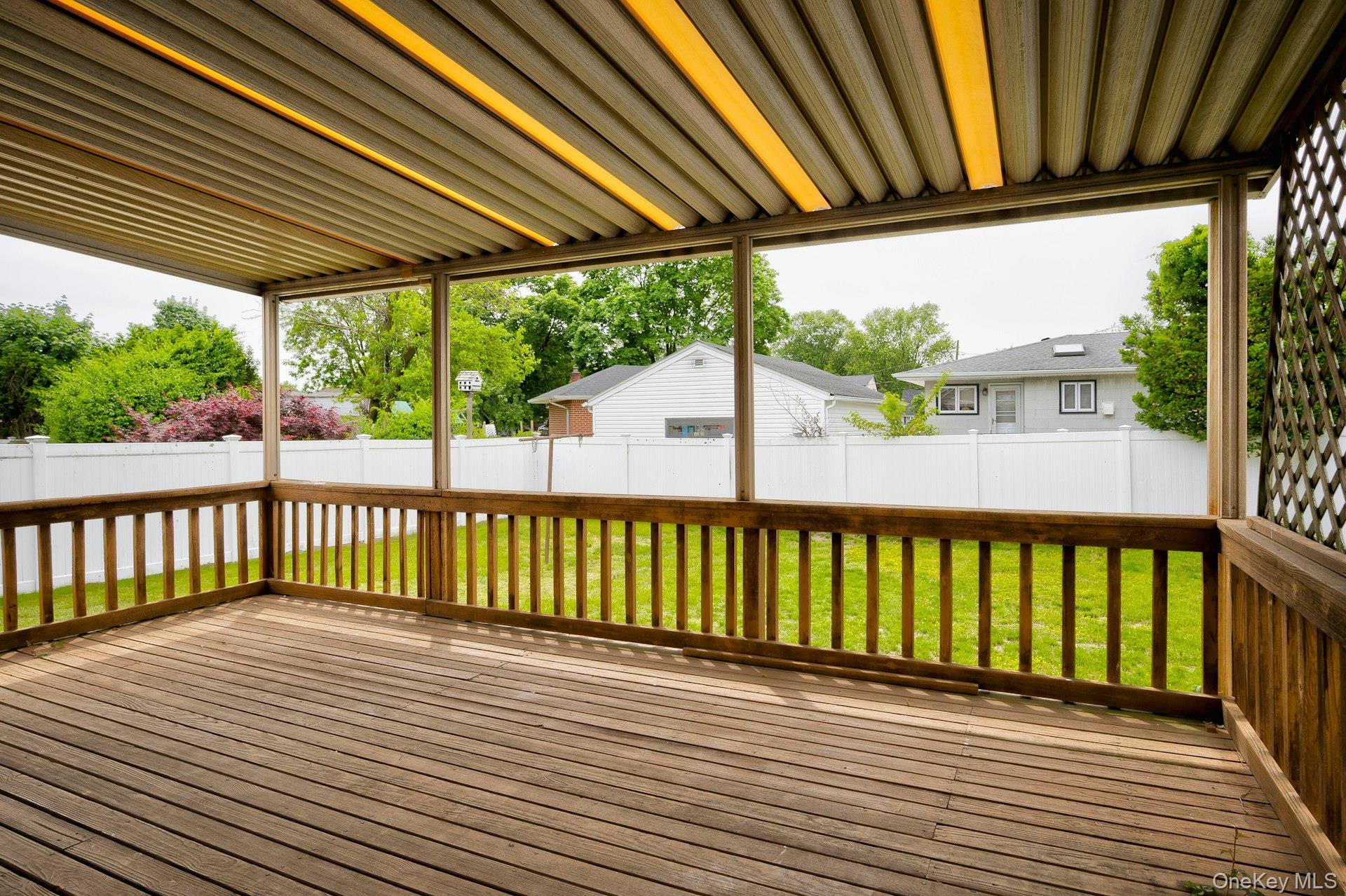 646 Evelyn Ave Avenue, East Meadow, NY 11554