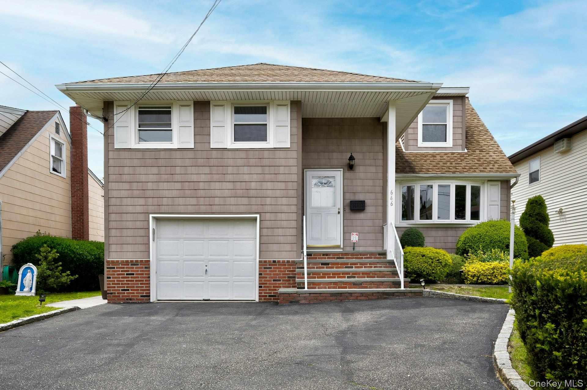 646 Evelyn Ave Avenue, East Meadow, NY 11554