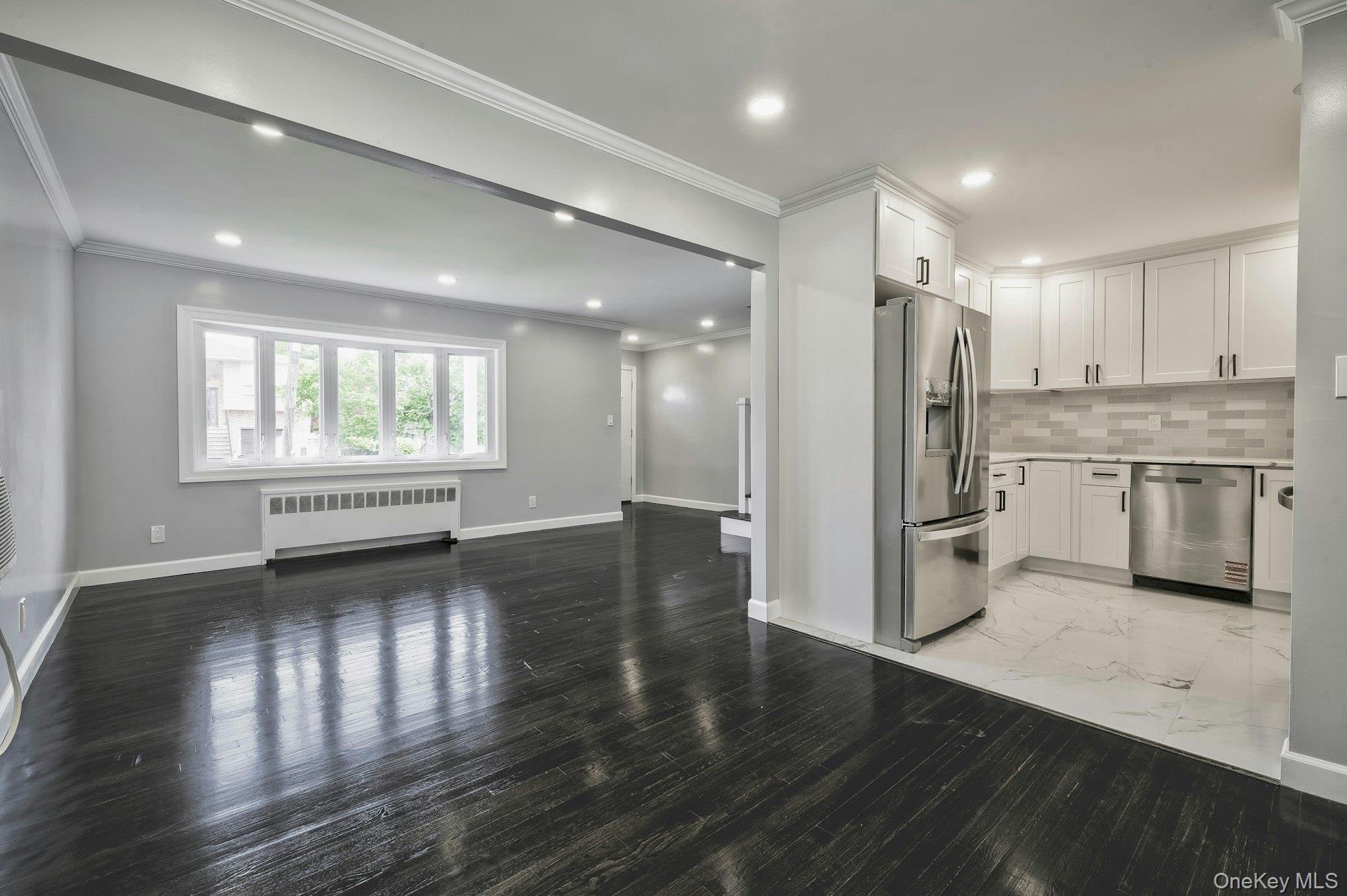 646 Evelyn Ave Avenue, East Meadow, NY 11554