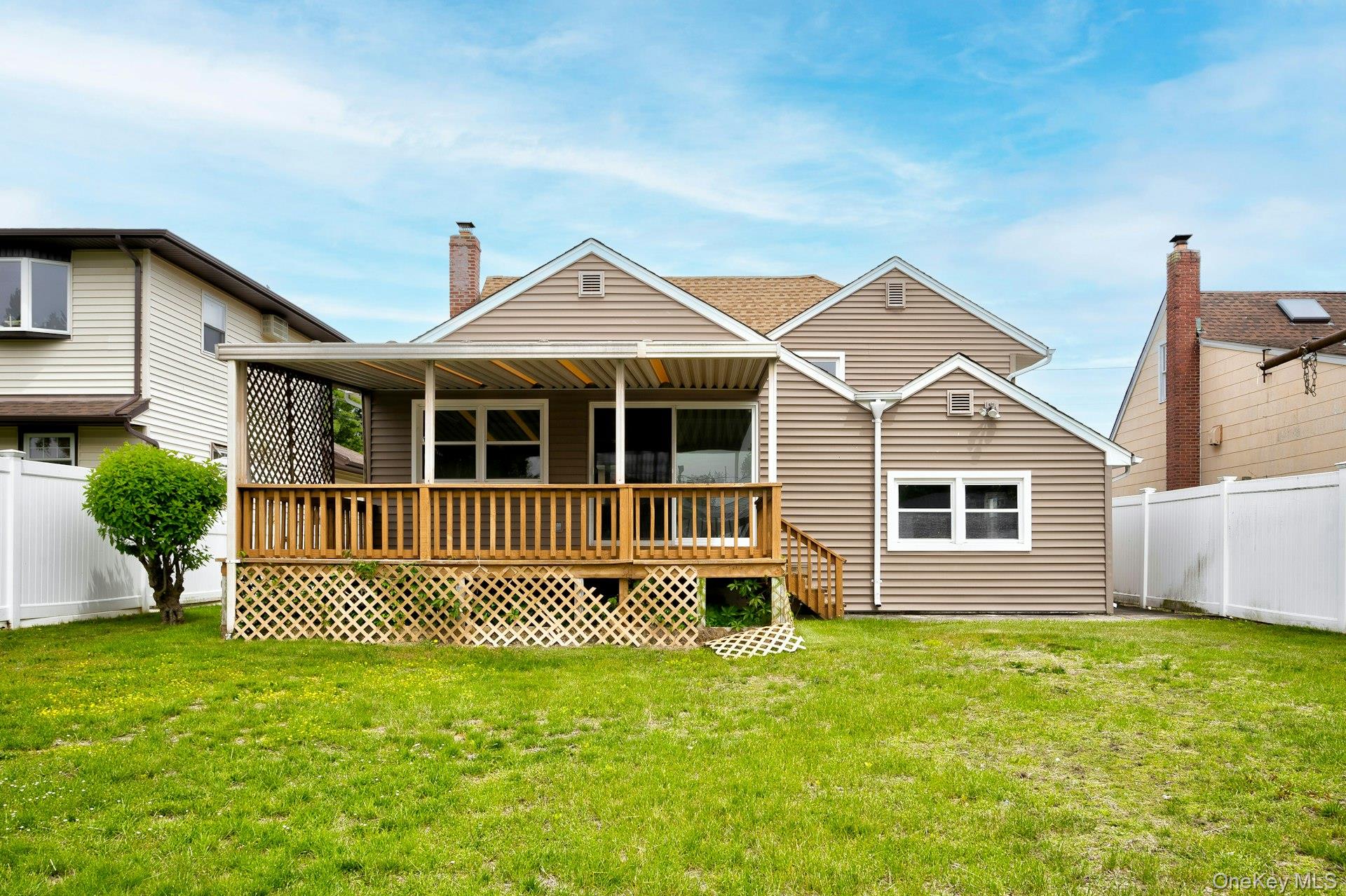 646 Evelyn Ave Avenue, East Meadow, NY 11554