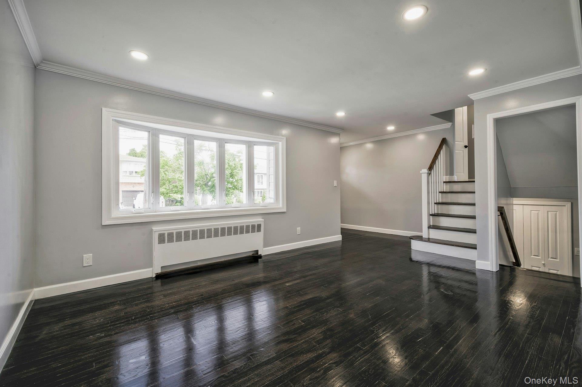 646 Evelyn Ave Avenue, East Meadow, NY 11554