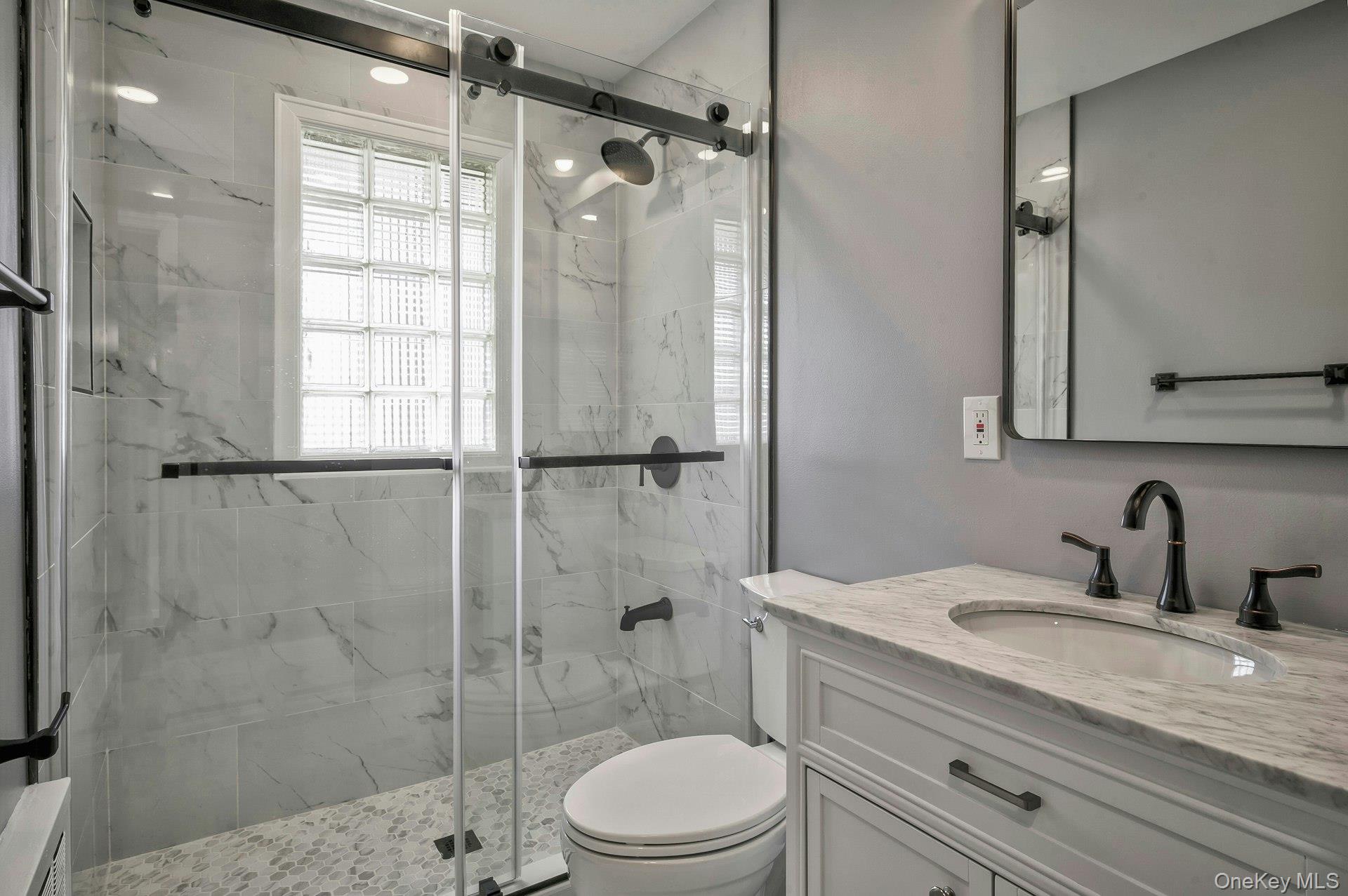 646 Evelyn Ave Avenue, East Meadow, NY 11554